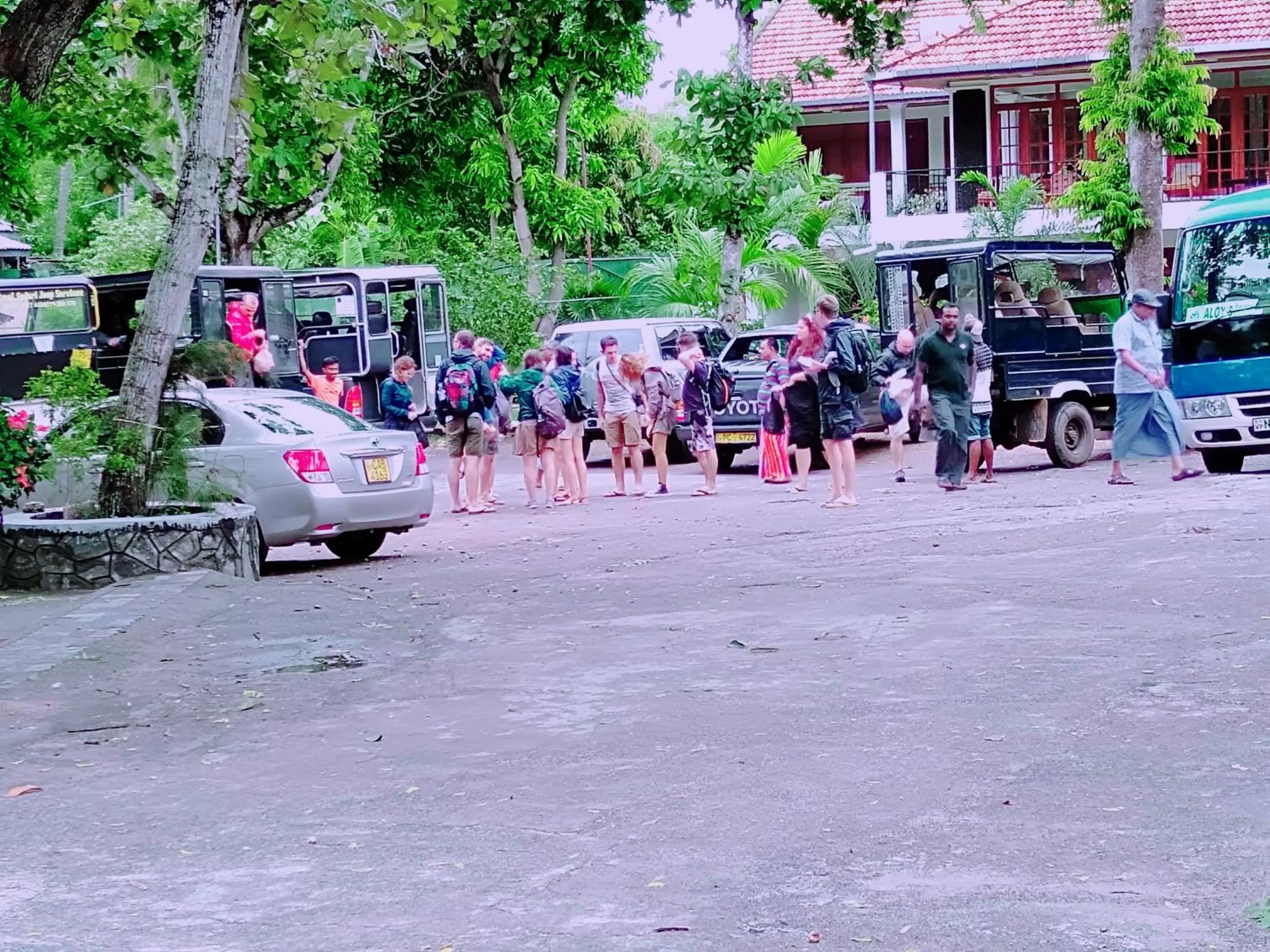 Lake Side Tourist Inn