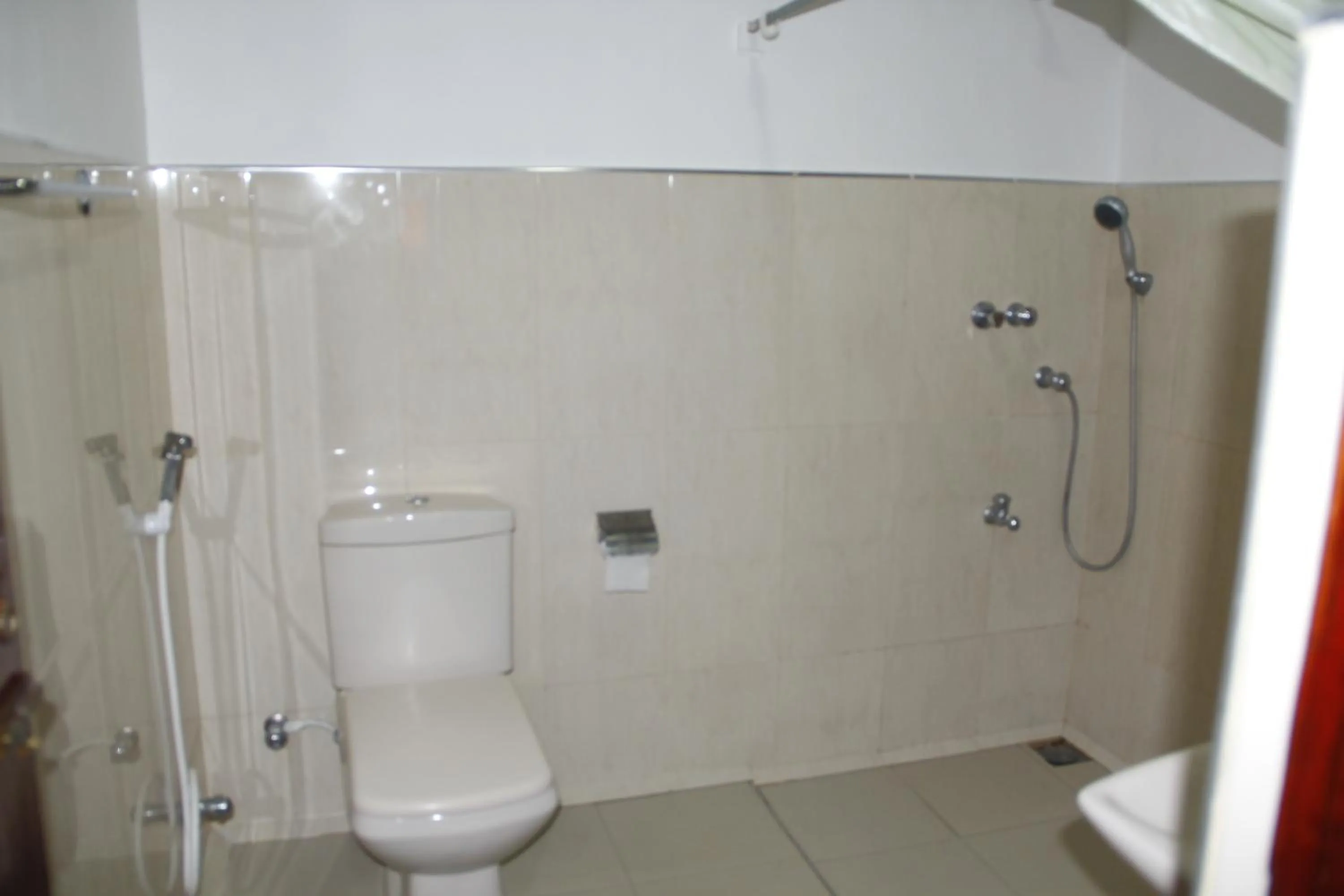 Lake Side Tourist Inn