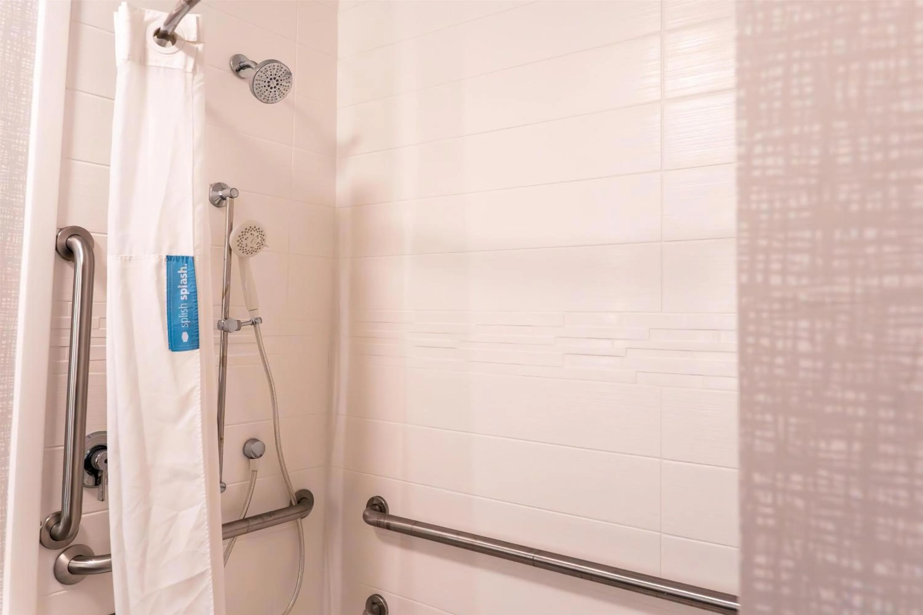 Bathroom in Hampton Inn Turnersville