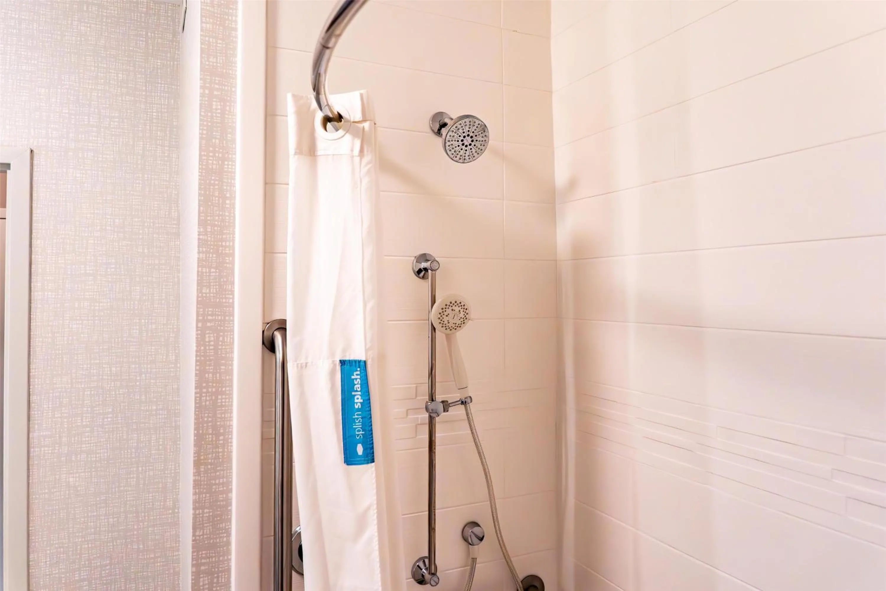 Bathroom in Hampton Inn Turnersville