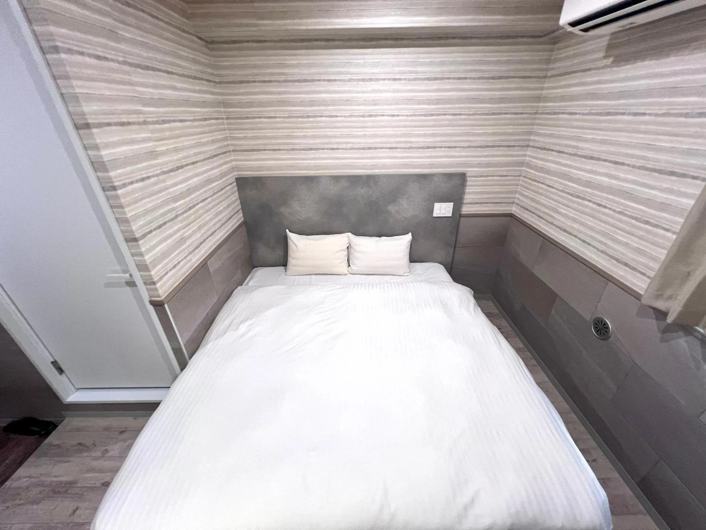 Bedroom, Bed in Kamon Hotel Namba