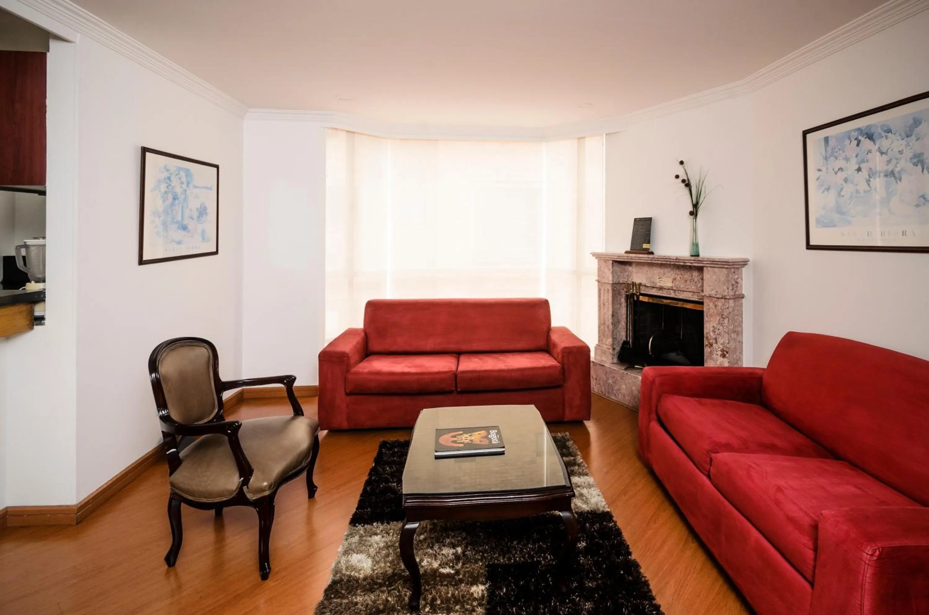 Living room in Travelers Fontana Plaza