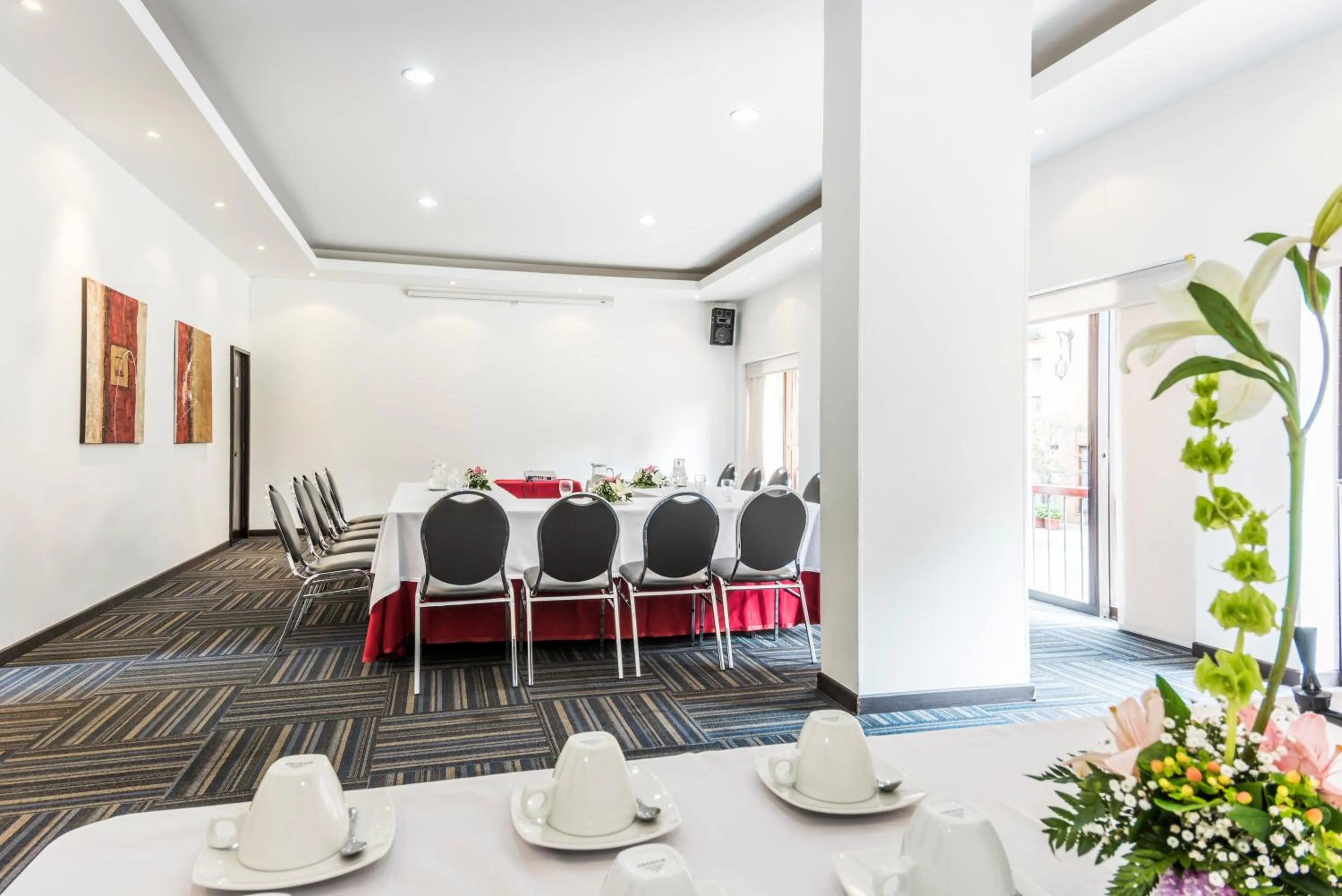 Business facilities in Travelers Condominio Plenitud