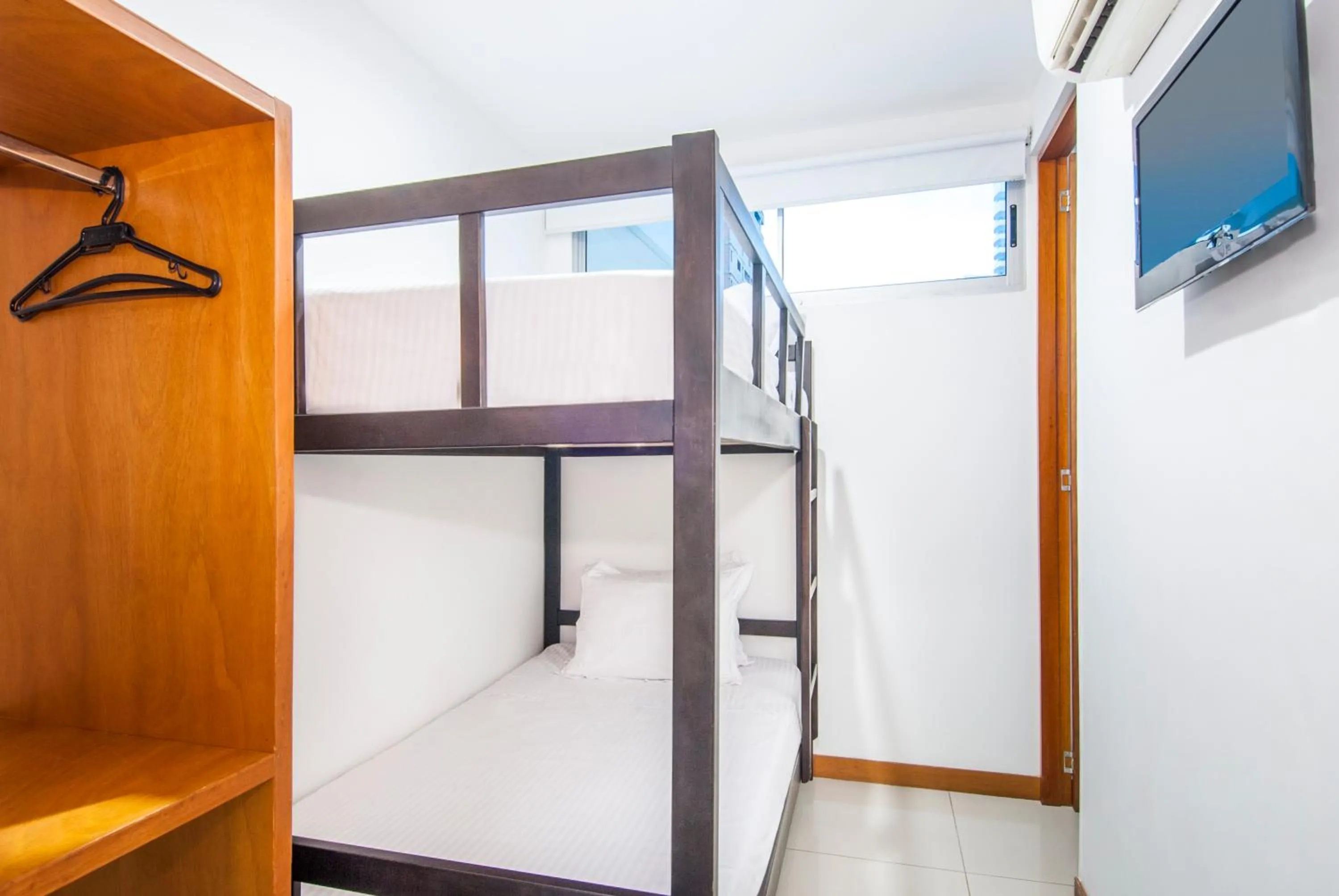 bunk bed, Bed in Travelers Orange Cartagena