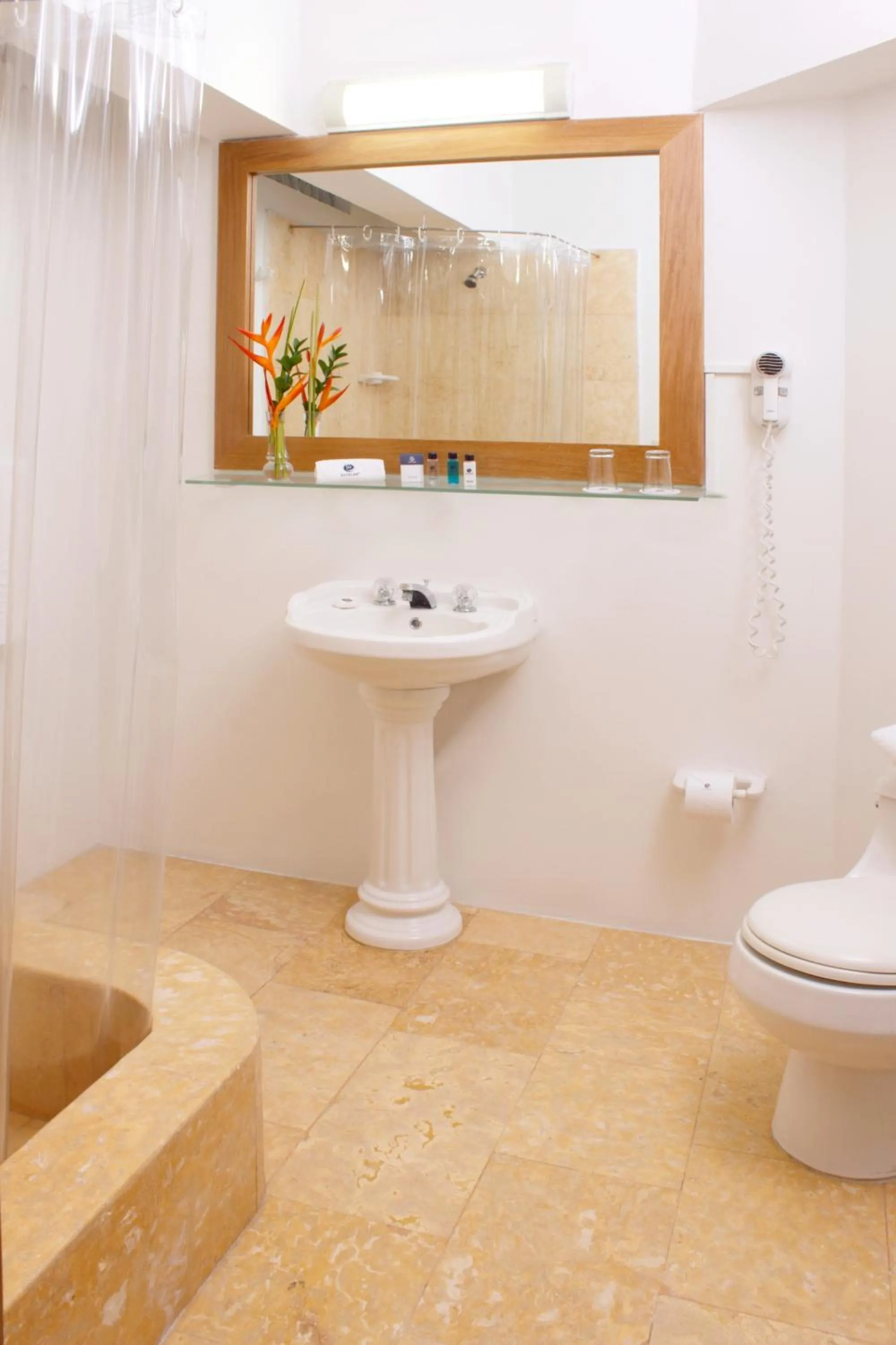 Bathroom in Hotel Oceania Cartagena