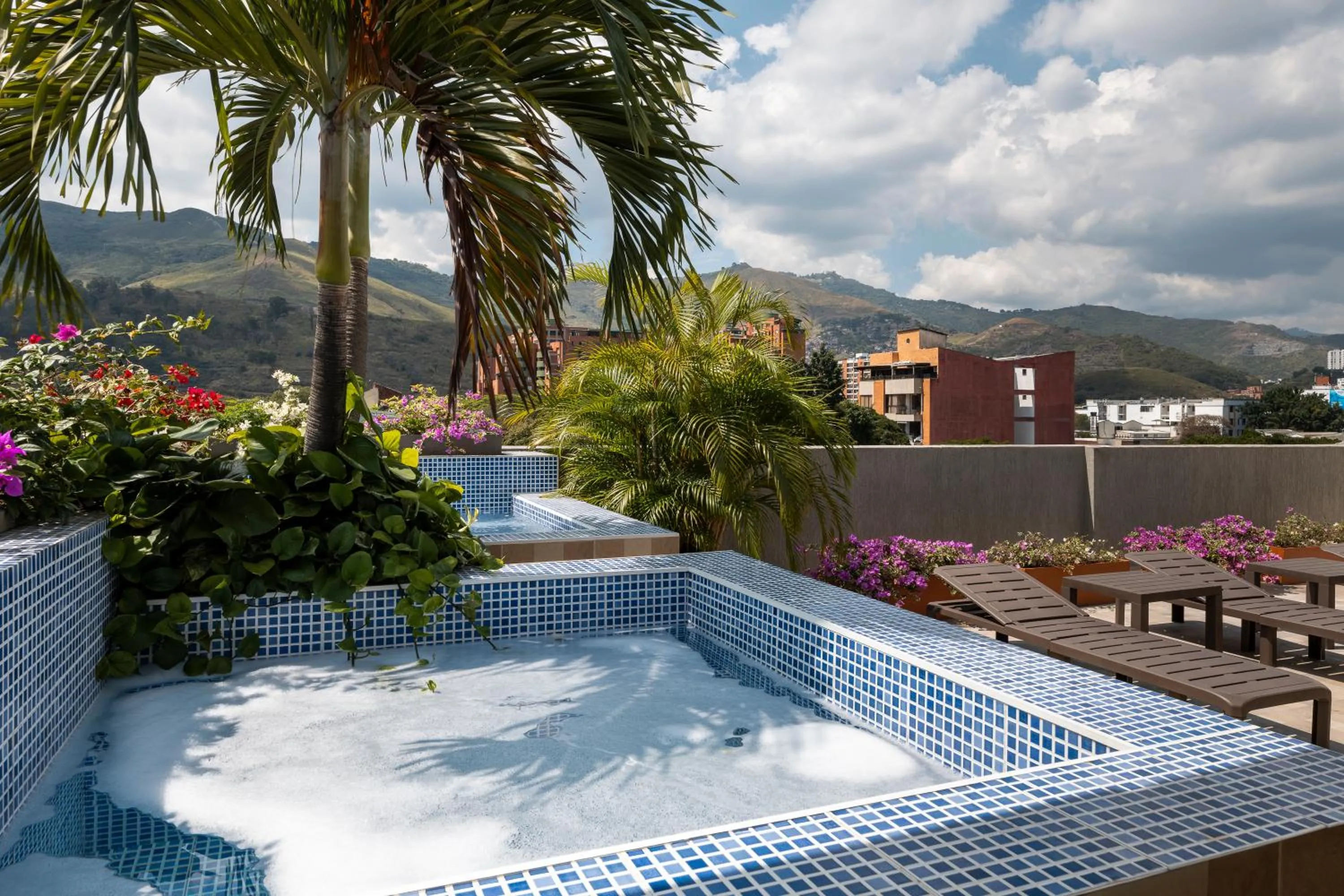 Mountain view in Hotel MS Chipichape Plus