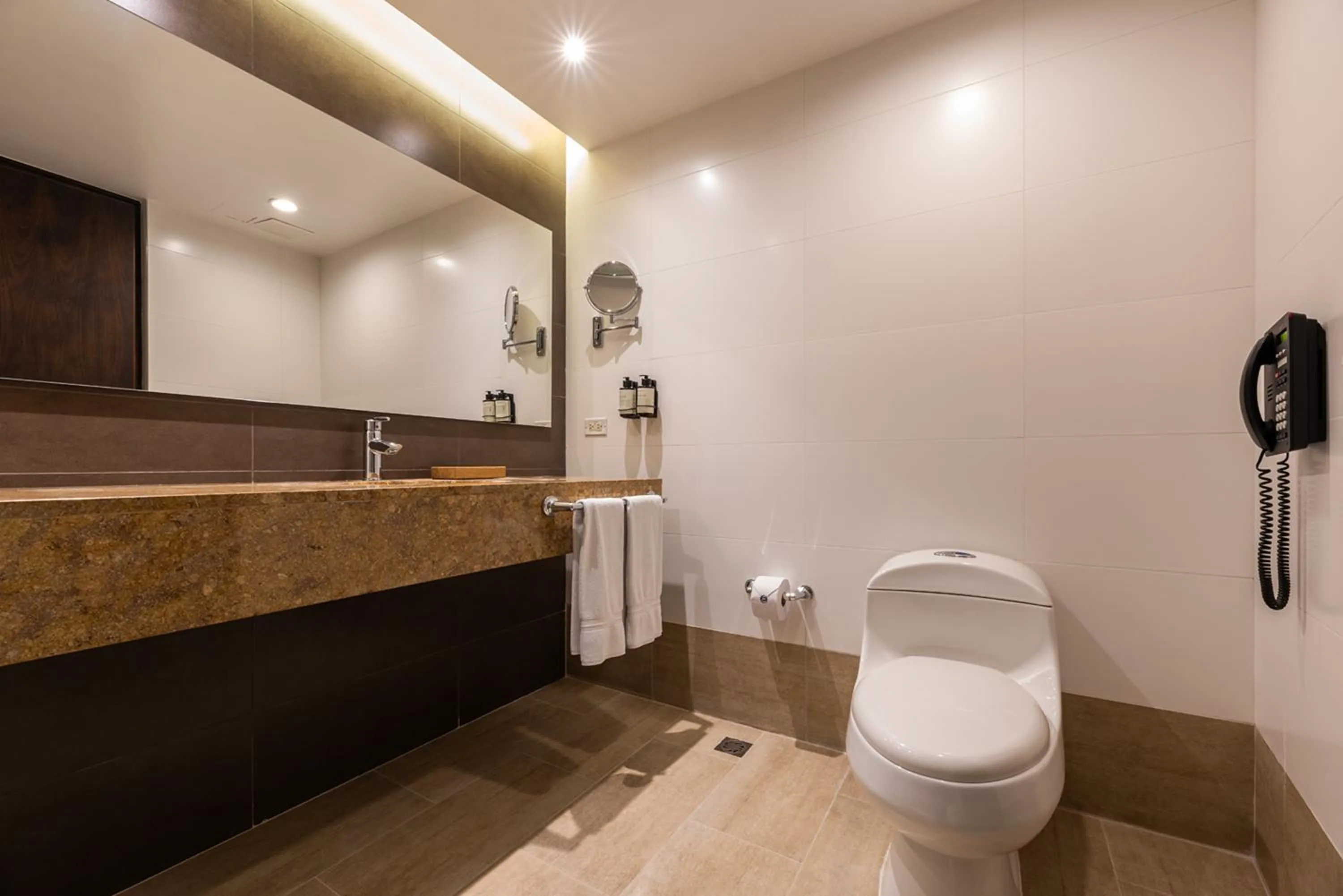 Bathroom in Hotel Estelar Milla De Oro