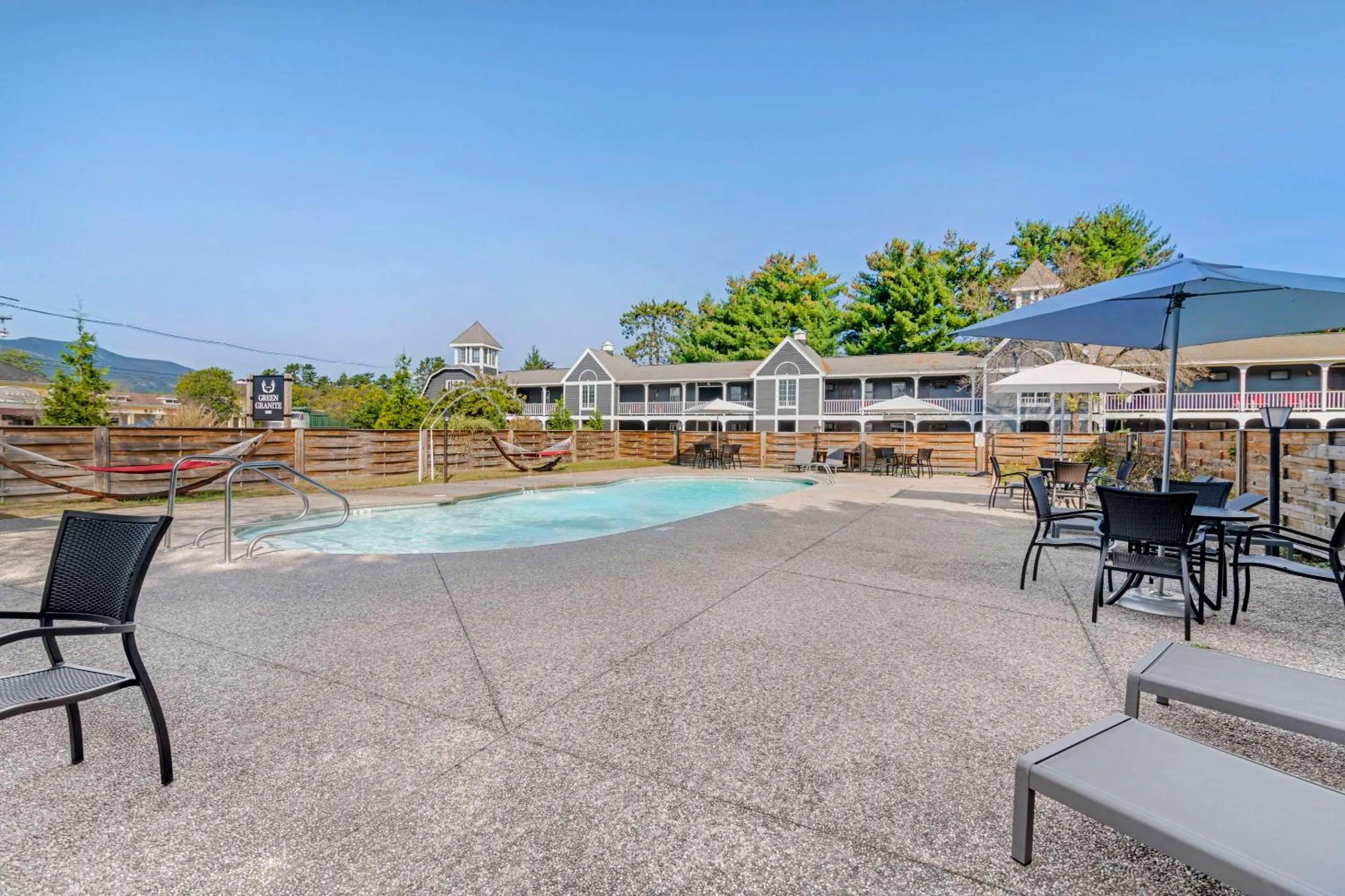 Swimming pool in Green Granite Inn, Ascend Hotel Collection