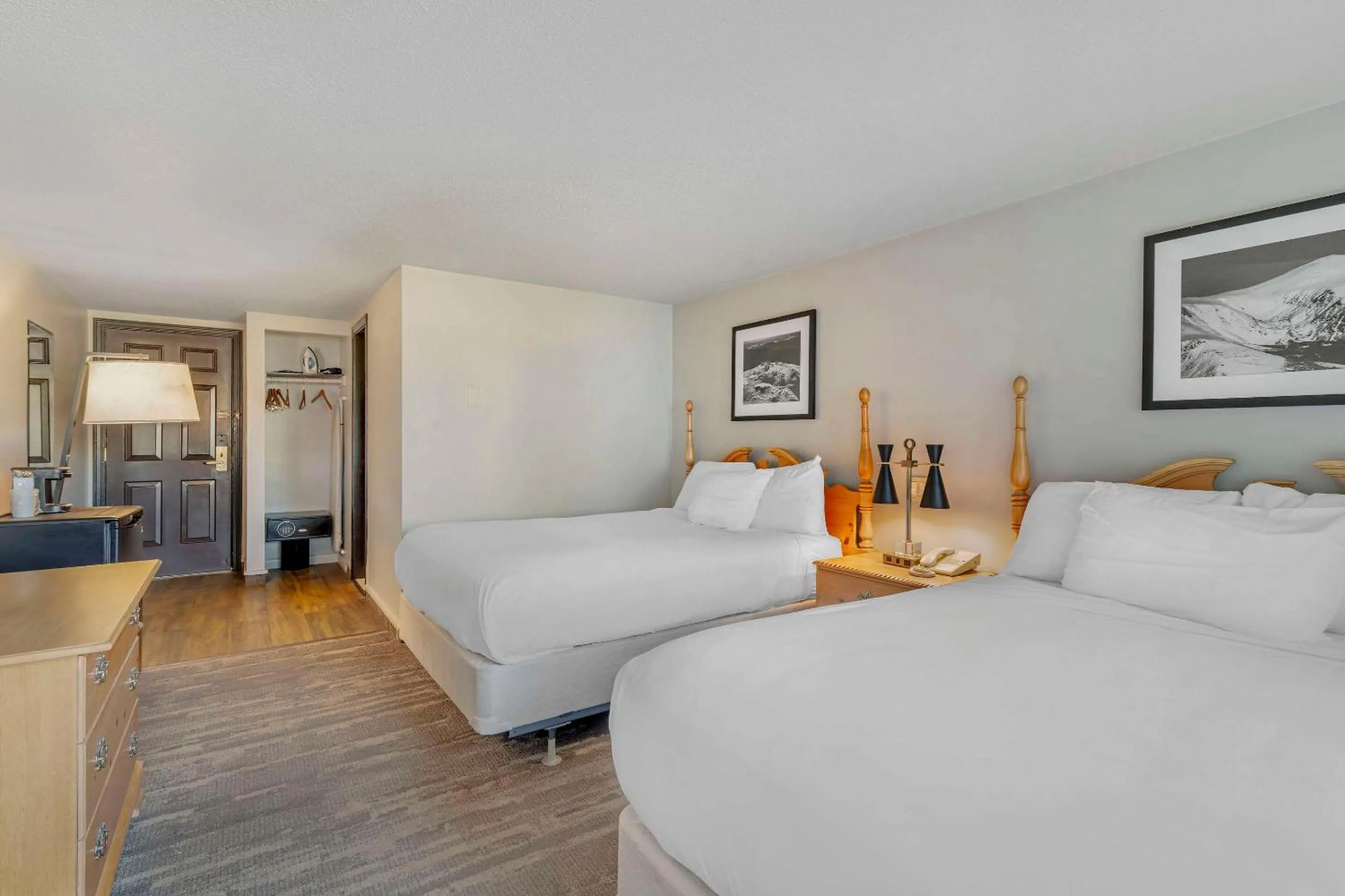 Bedroom in Green Granite Inn, Ascend Hotel Collection