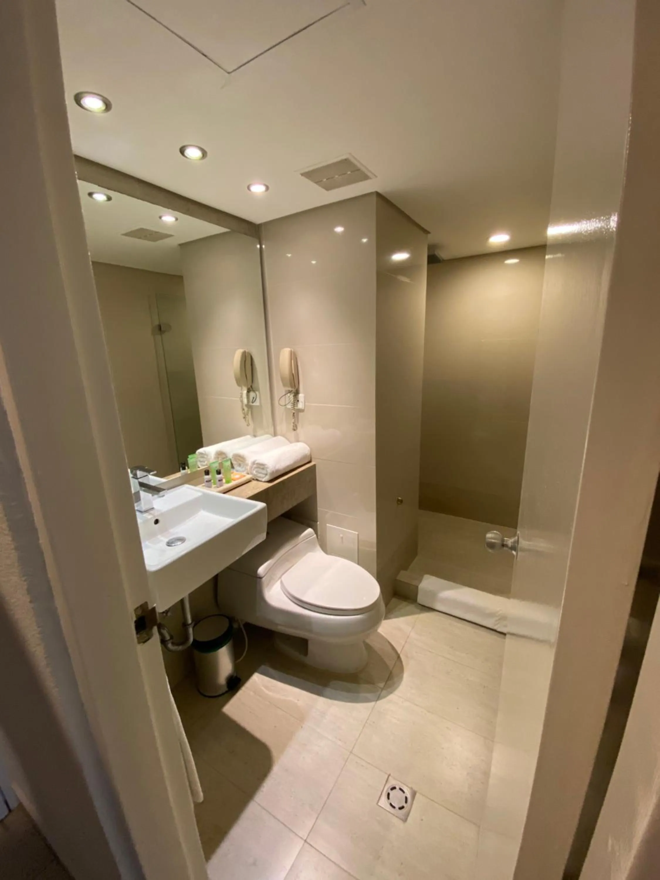 Shower in Hotel Almirante Cartagena Colombia