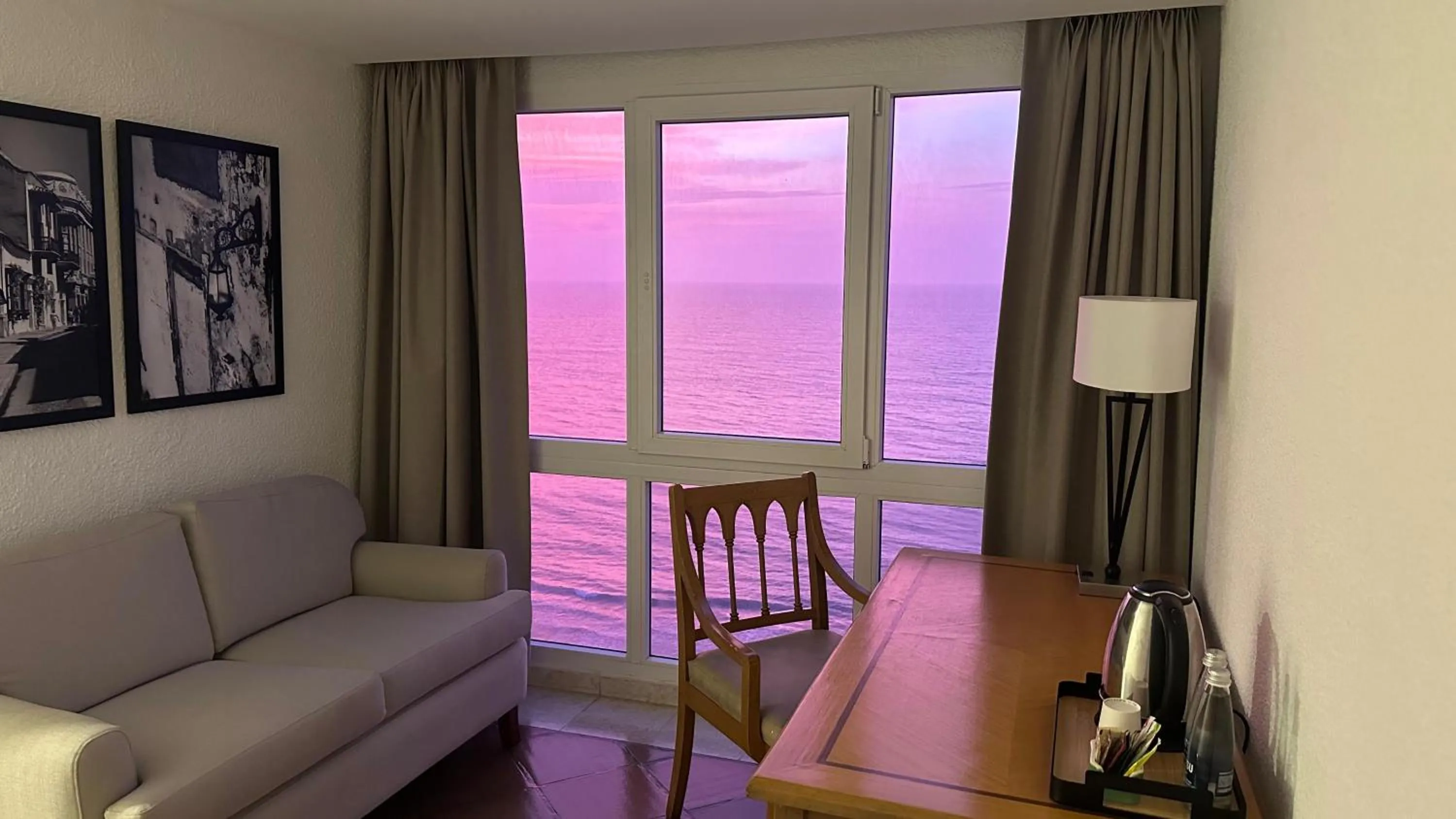 Coffee/tea facilities in Hotel Almirante Cartagena Colombia