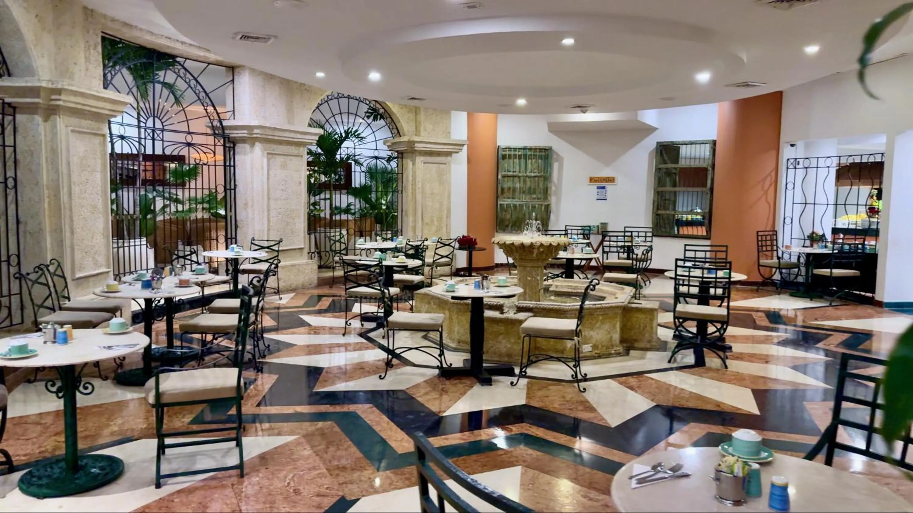 Restaurant/places to eat in Hotel Almirante Cartagena Colombia
