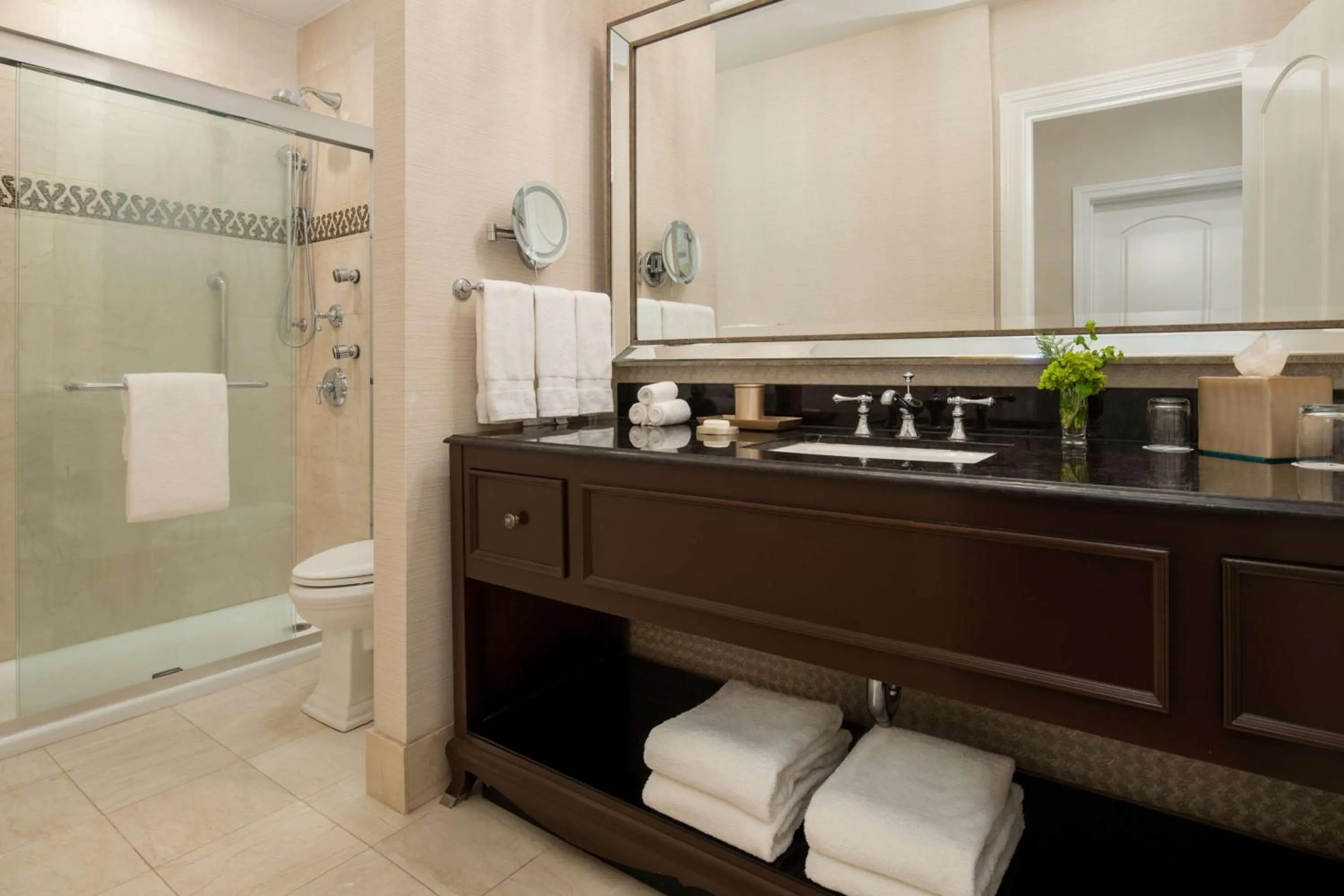 Bathroom in The Roosevelt Hotel New Orleans - Waldorf Astoria Hotels & Resorts