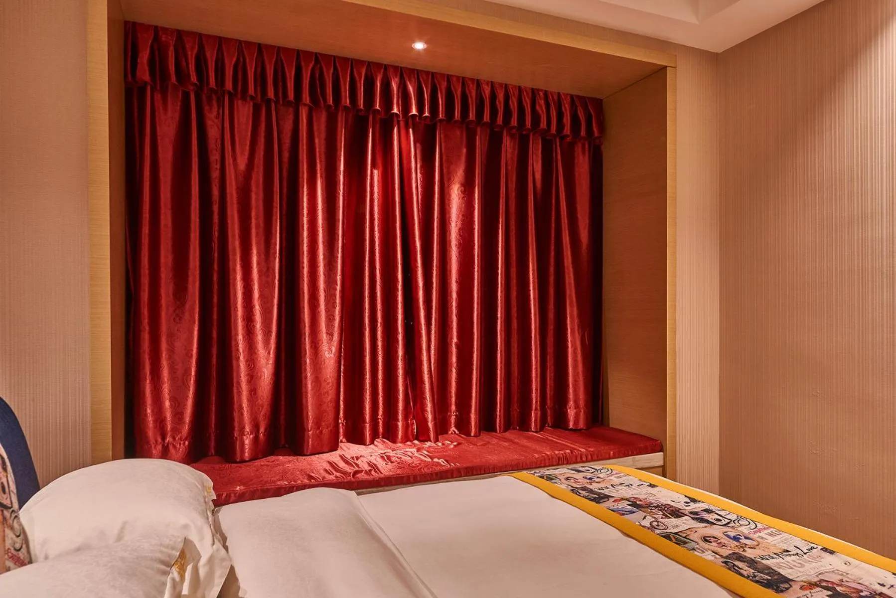 Bed in Heefun International Apartment