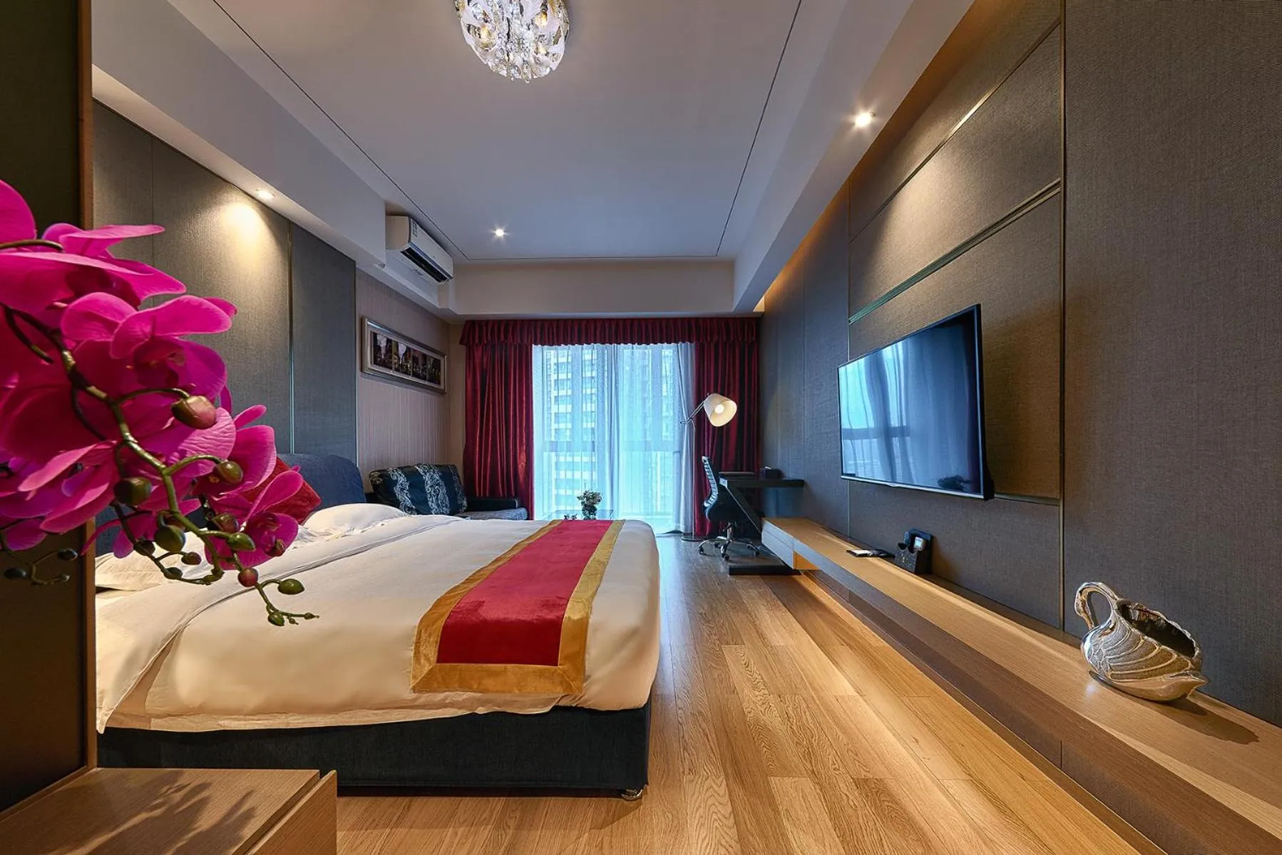 TV and multimedia, Bed in Heefun International Apartment