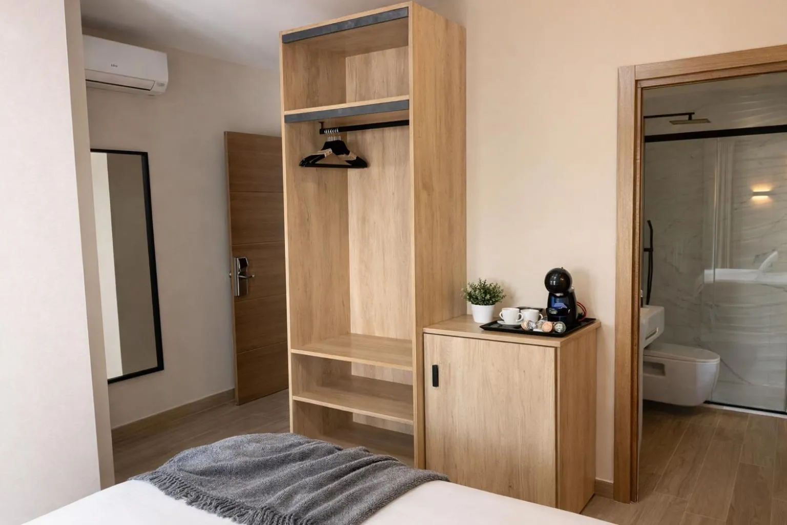 Bathroom, Bed in NerjaRooms