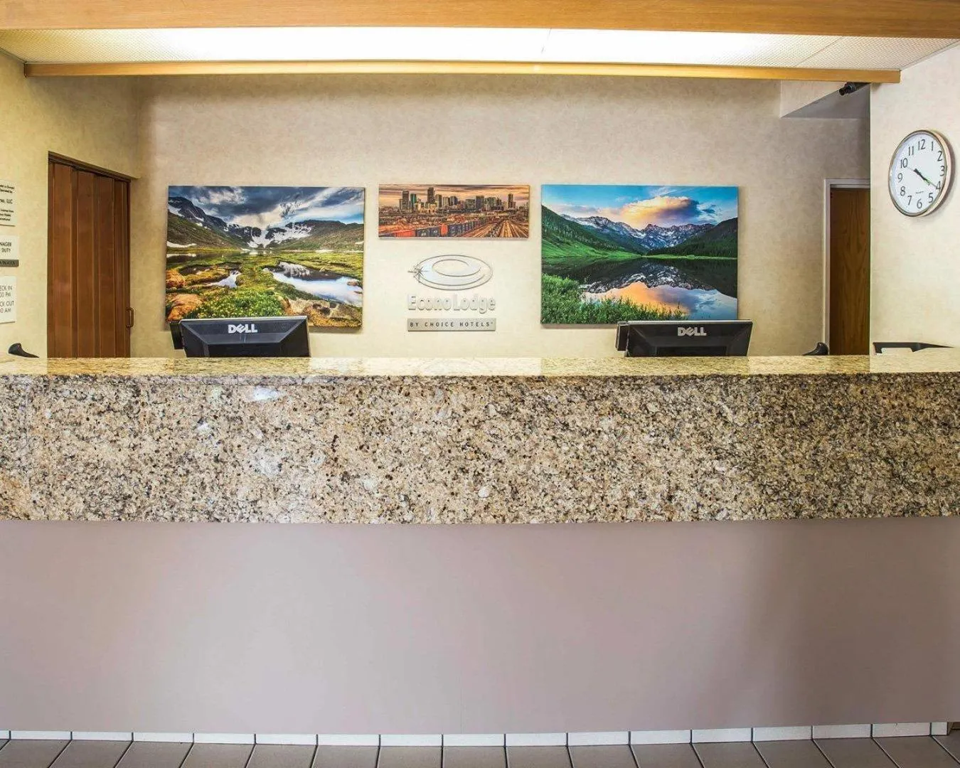 Lobby or reception in Econo Lodge Denver International Airport