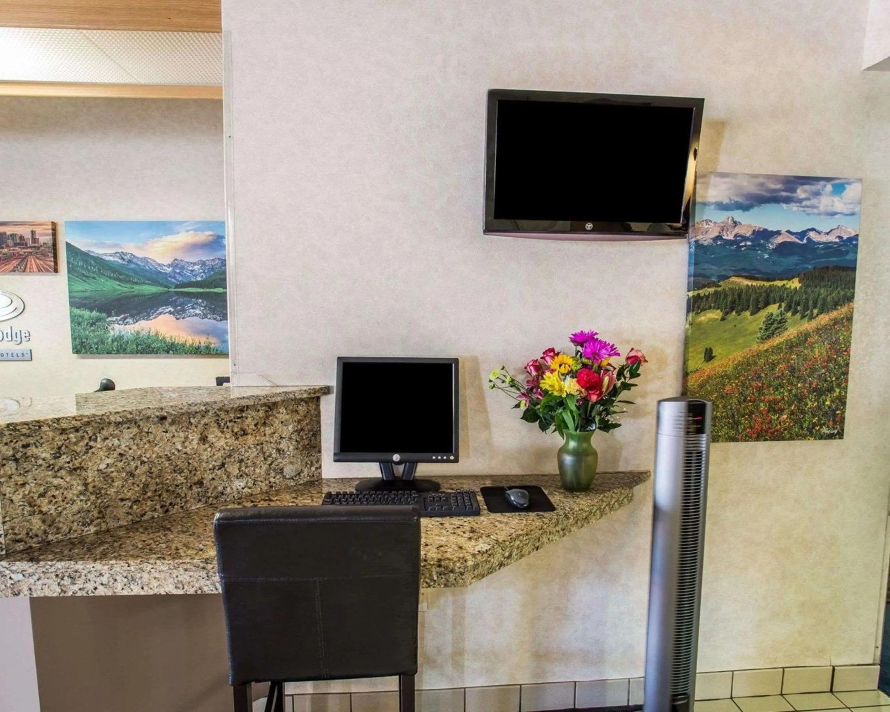 Business facilities in Econo Lodge Denver International Airport