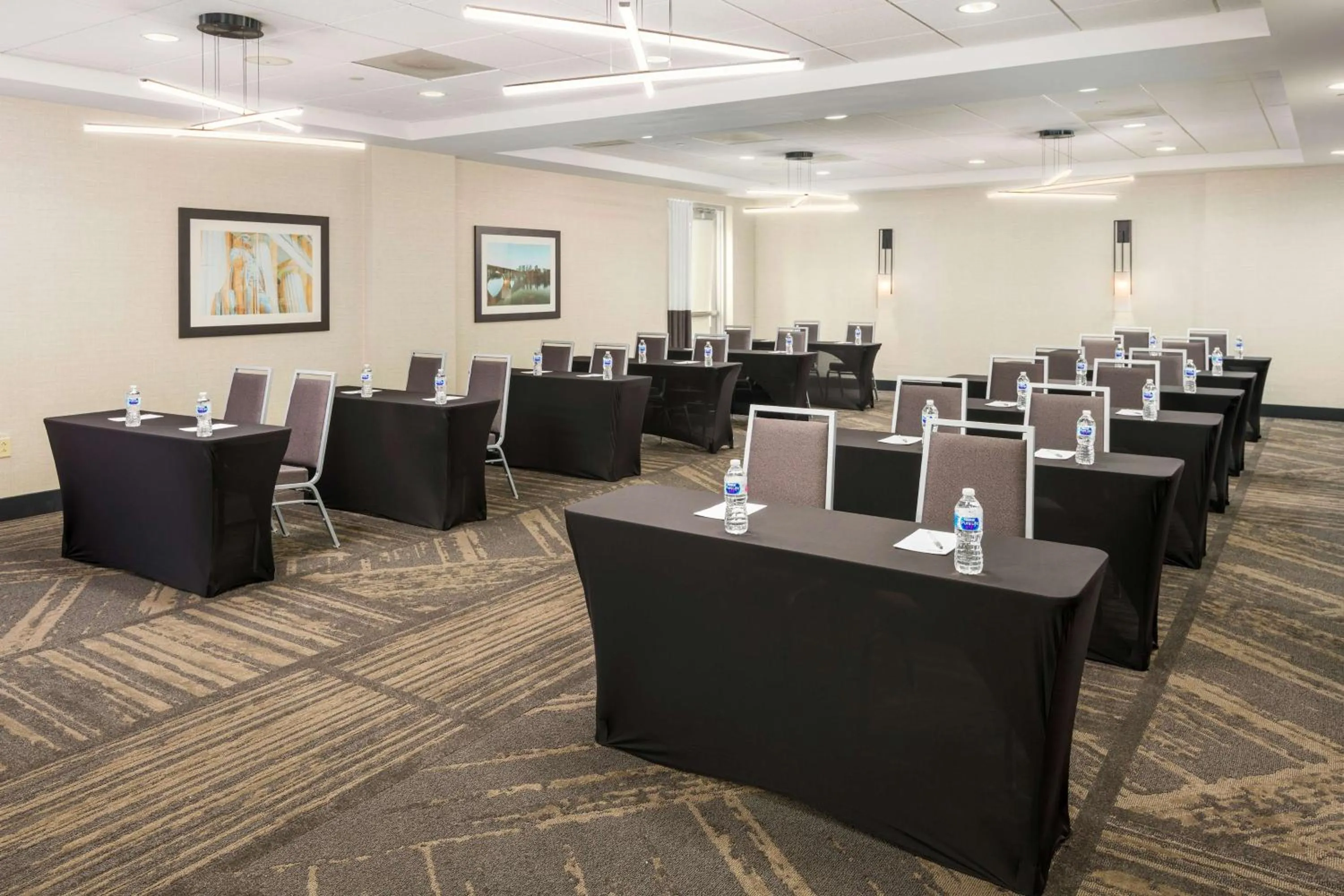 Meeting/conference room in Hilton Garden Inn Silver Spring White Oak