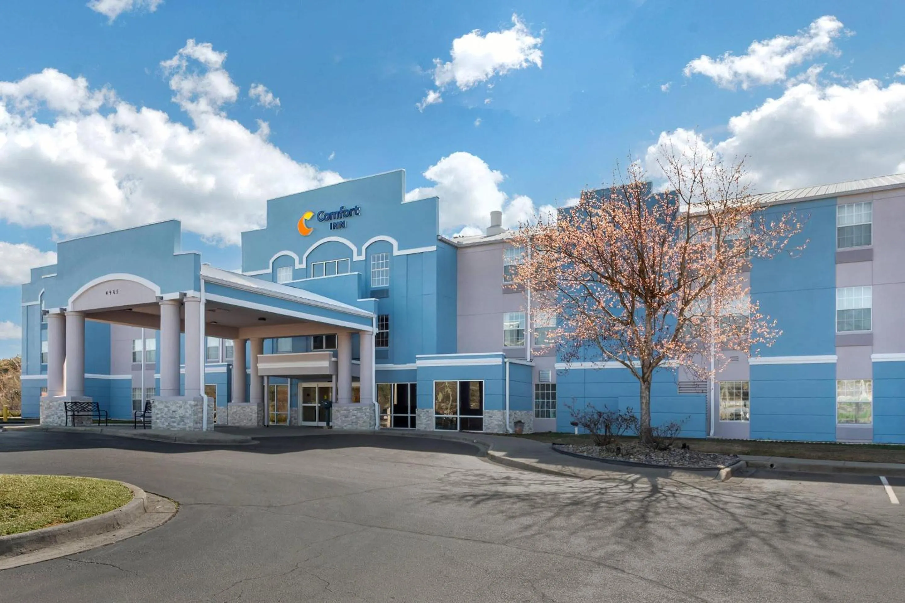 Property building in Comfort Inn Birmingham - Irondale