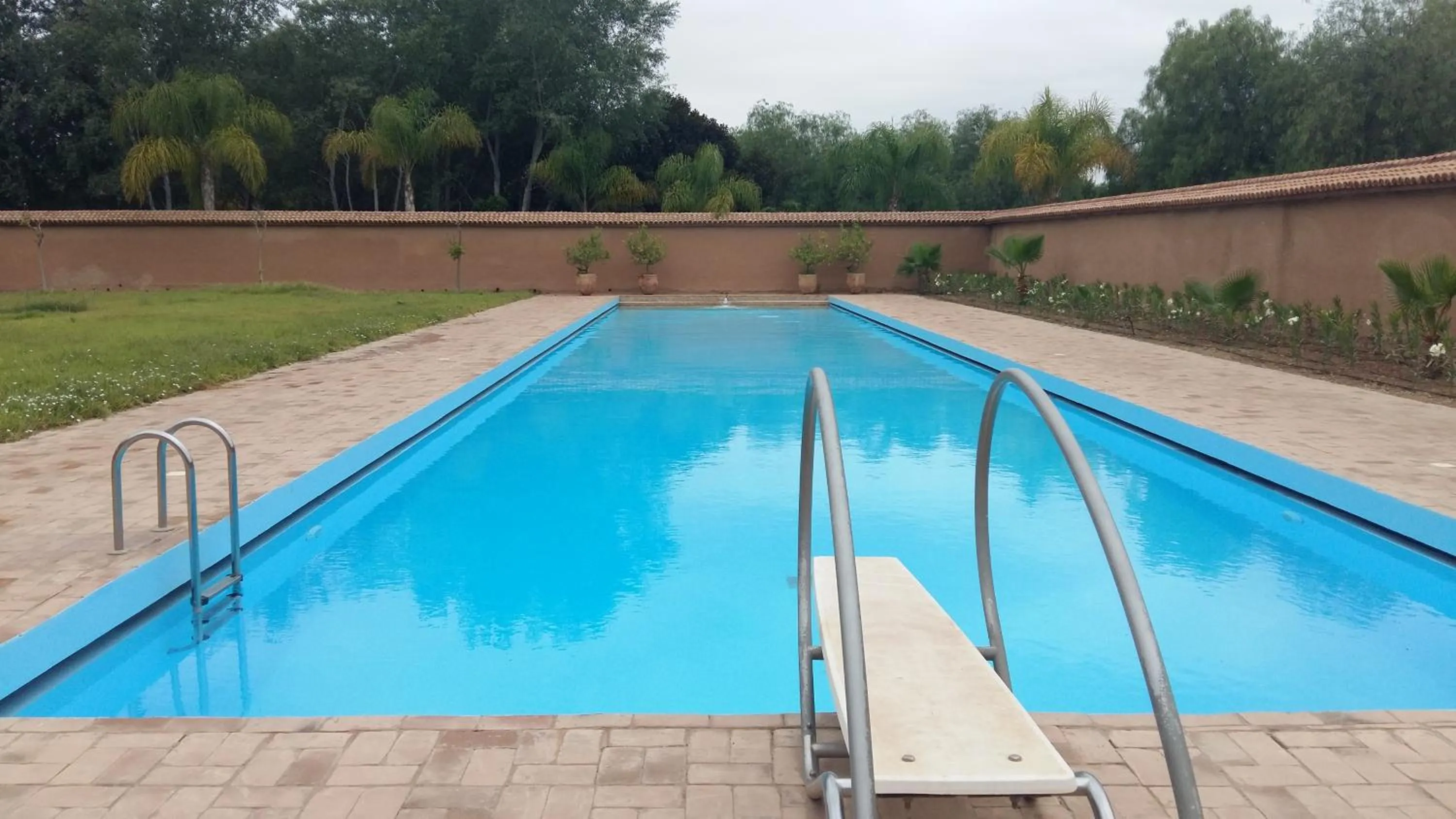  in Palais Claudio Bravo