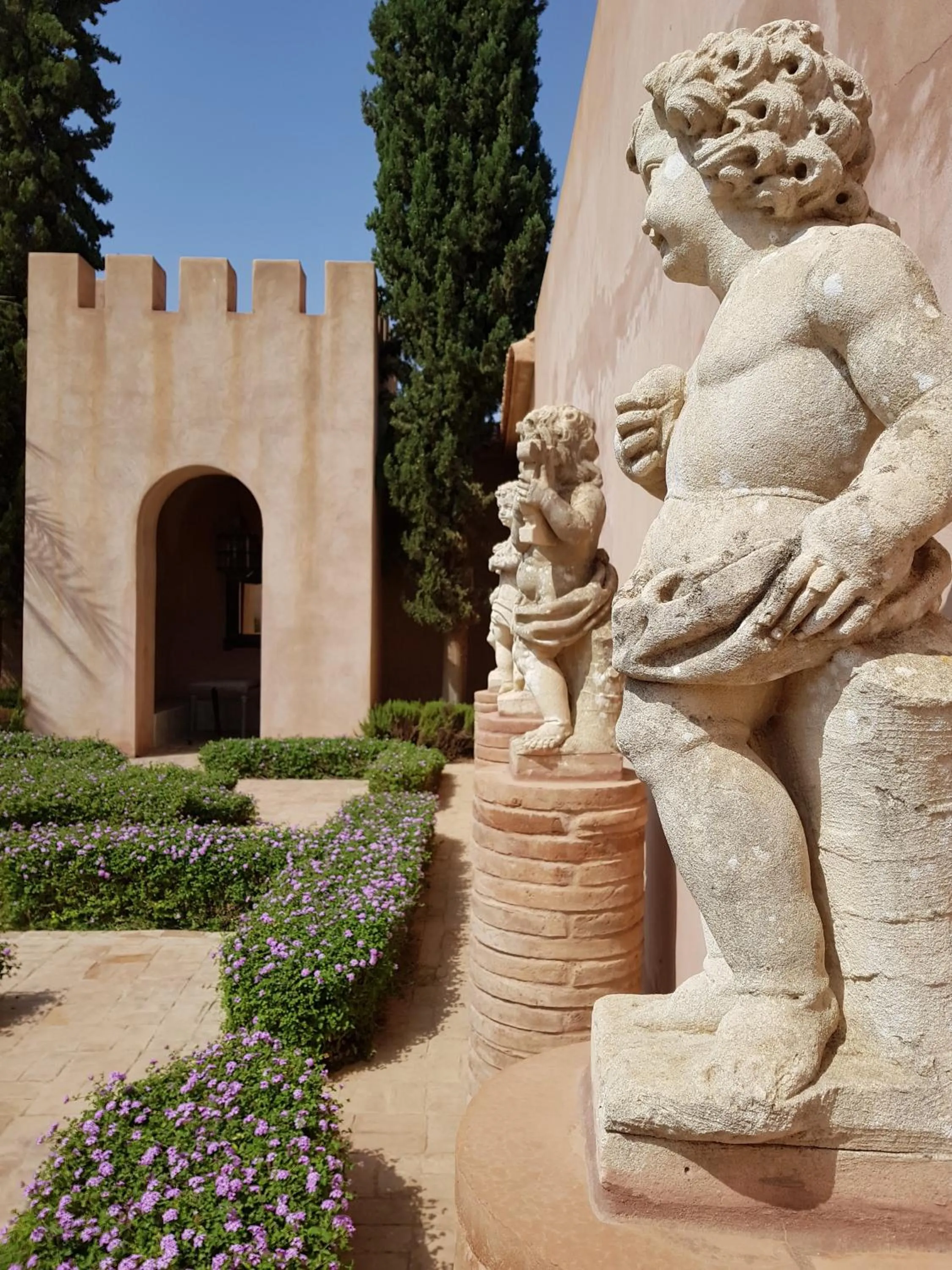 Property building in Palais Claudio Bravo