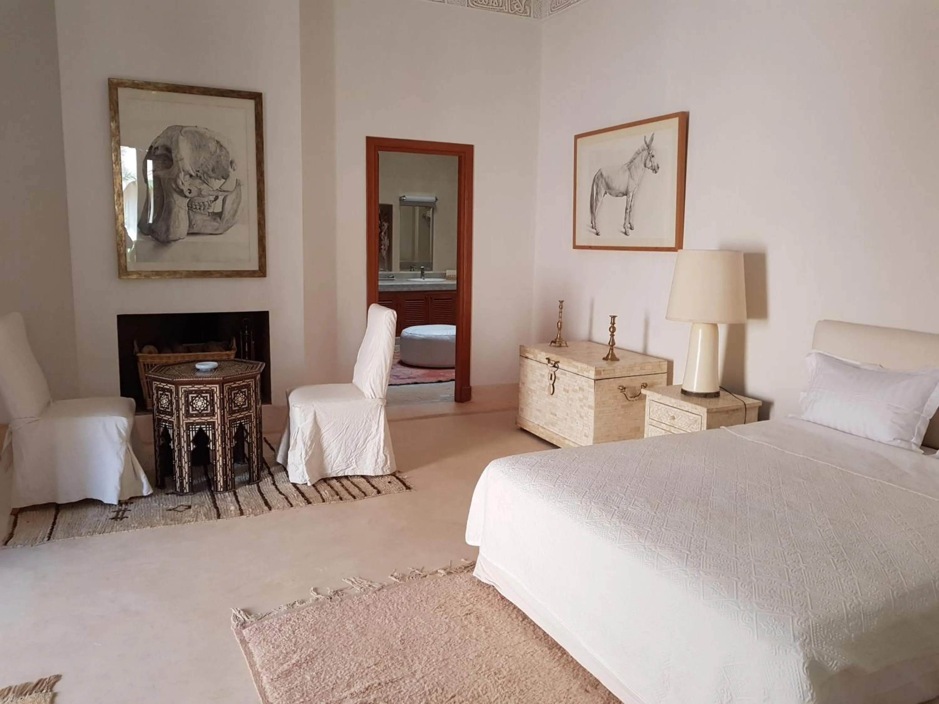 Bed in Palais Claudio Bravo