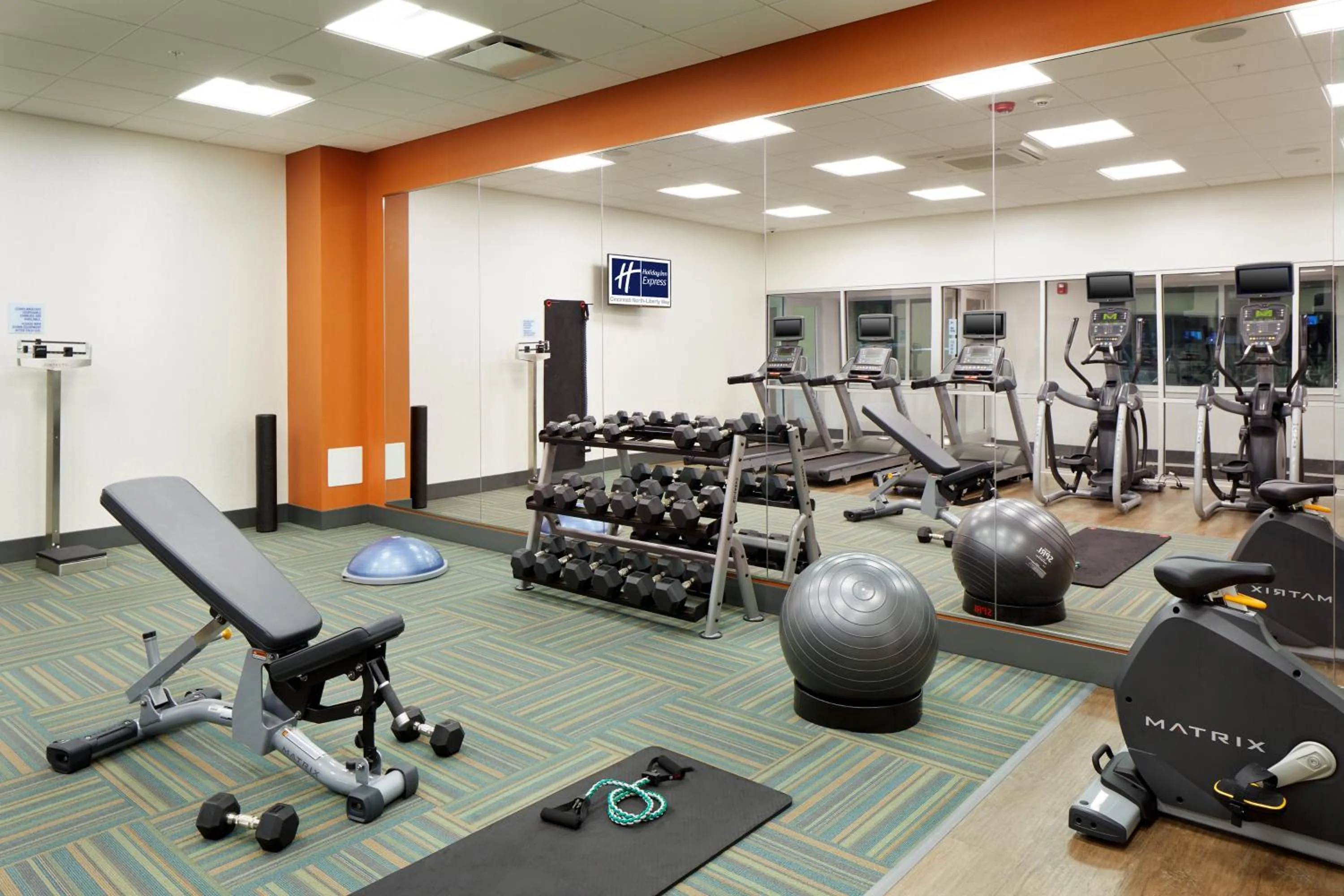 Fitness centre/facilities in Holiday Inn Express & Suites - Cincinnati North - Liberty Way by IHG