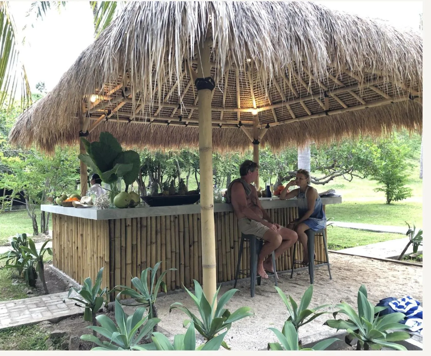 Restaurant/places to eat in Villa Selalu Gili Gede