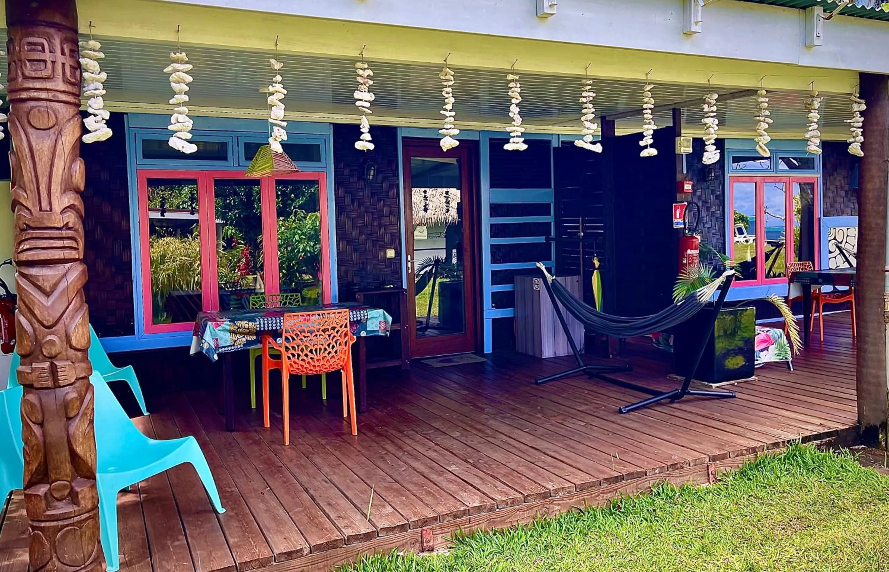 Patio in Linareva Moorea Beach Resort