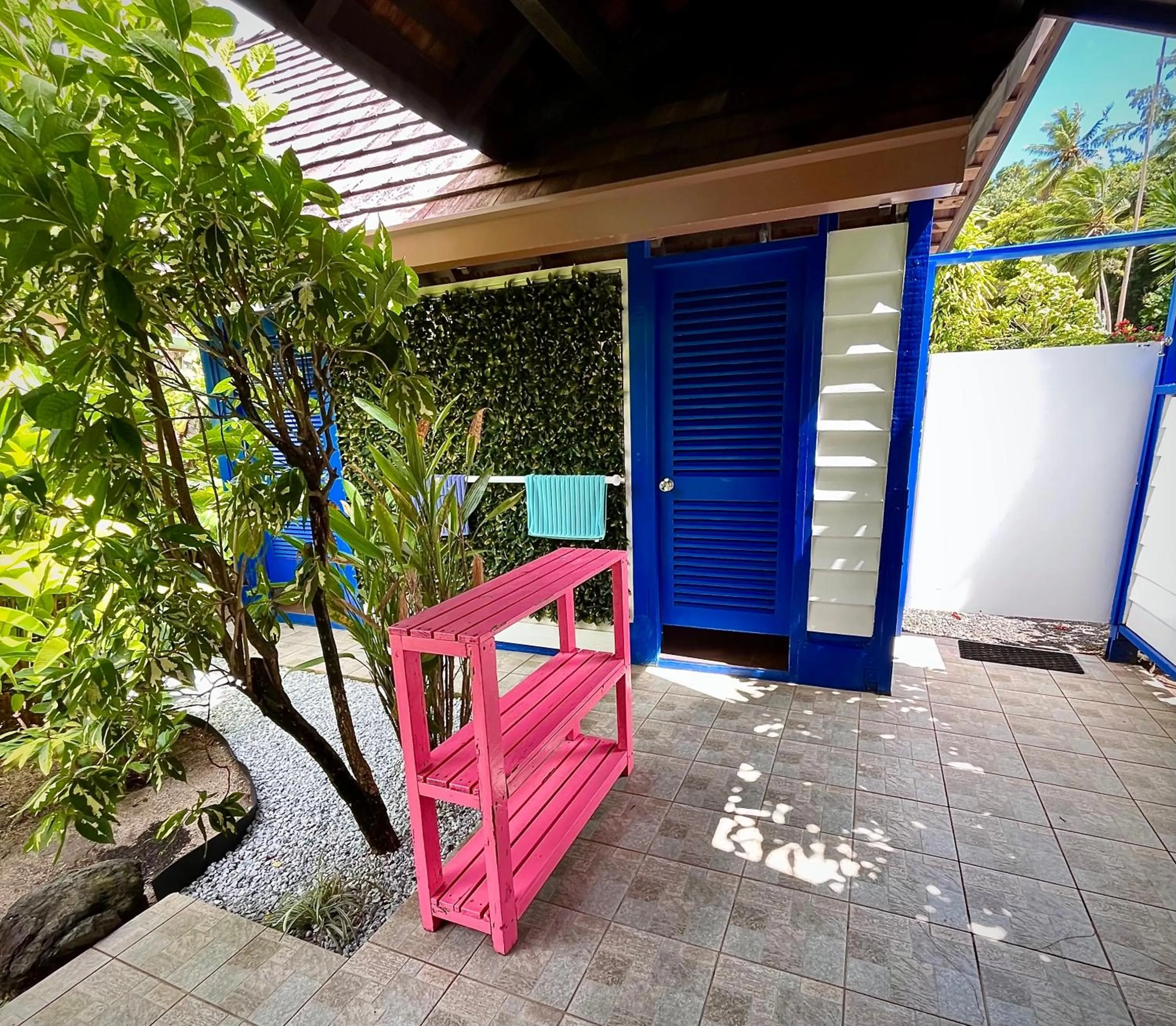 Bathroom in Linareva Moorea Beach Resort