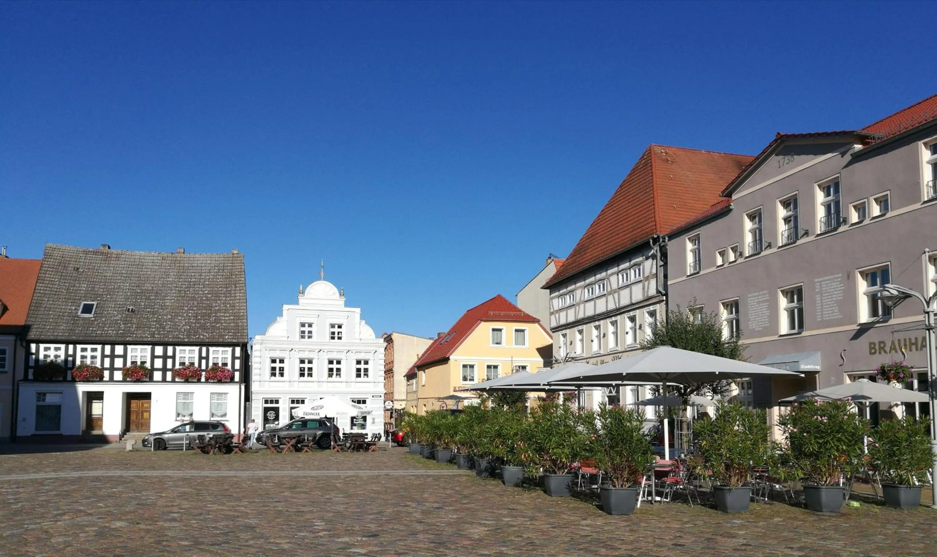 FEWO-bis-2-Pers-inmitten-den-Yachthafens-Ueckermuende-Stettiner-Haff-Ostsee