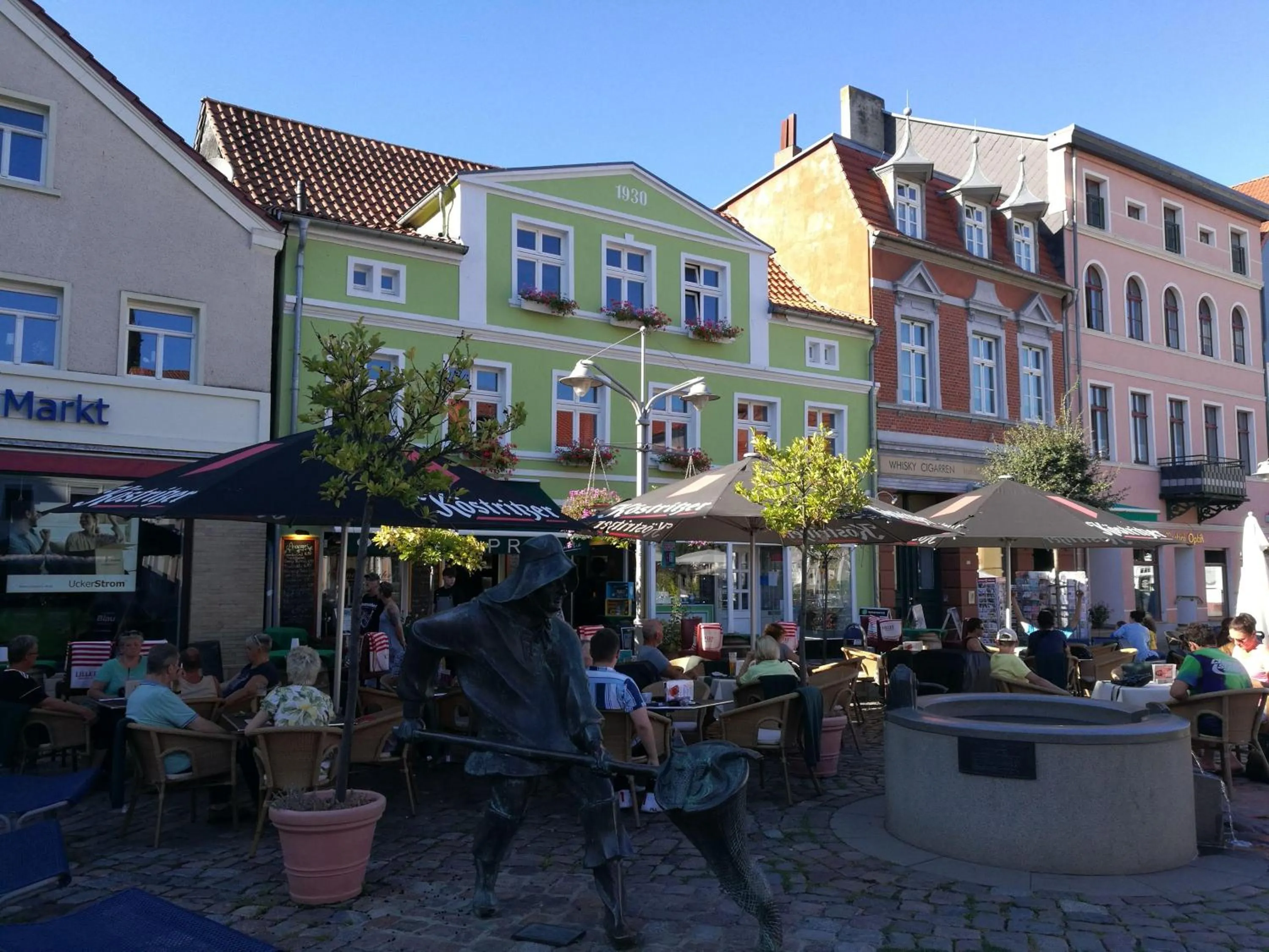FEWO-bis-2-Pers-inmitten-den-Yachthafens-Ueckermuende-Stettiner-Haff-Ostsee