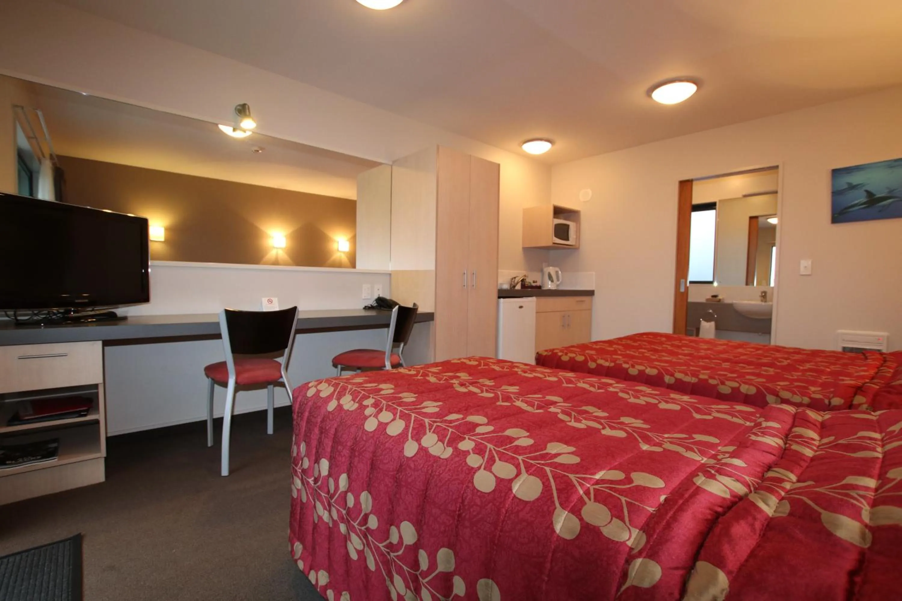 Photo of the whole room, Bed in Bella Vista Motel Kaikoura