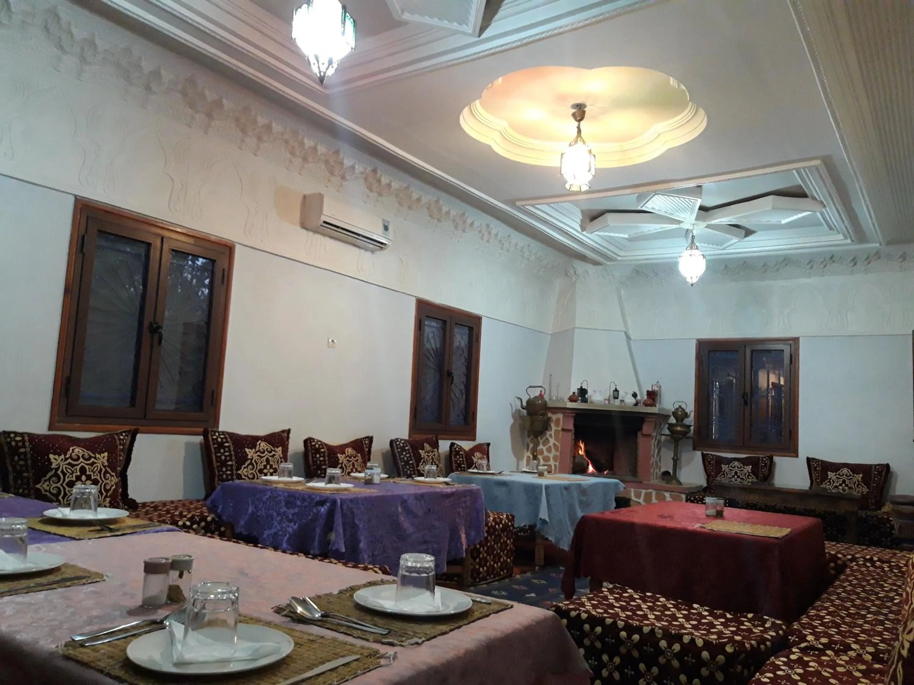 Restaurant/places to eat in Berbère de la Montagne HoteL