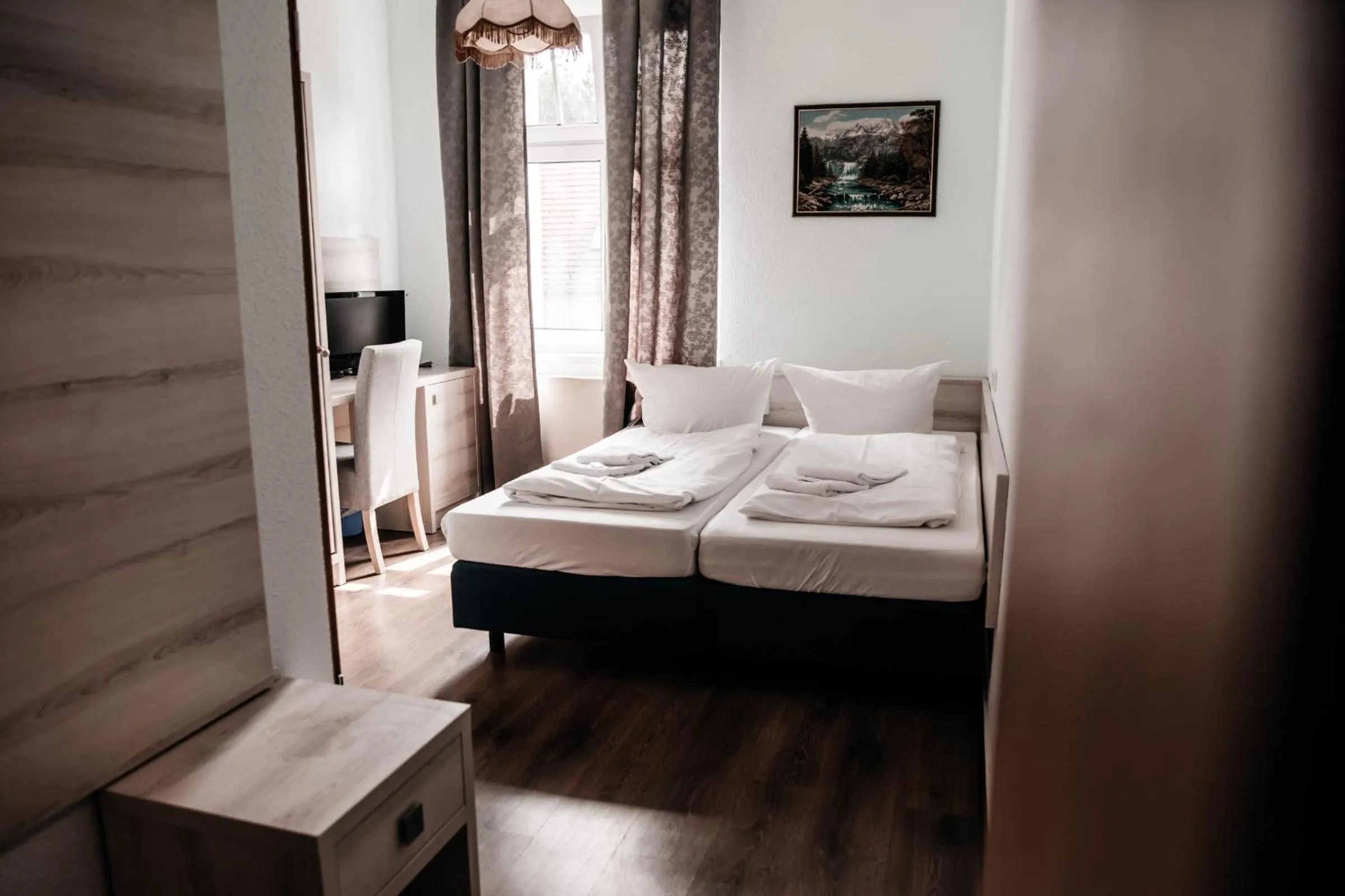 Photo of the whole room, Bed in Hotel am Fluss