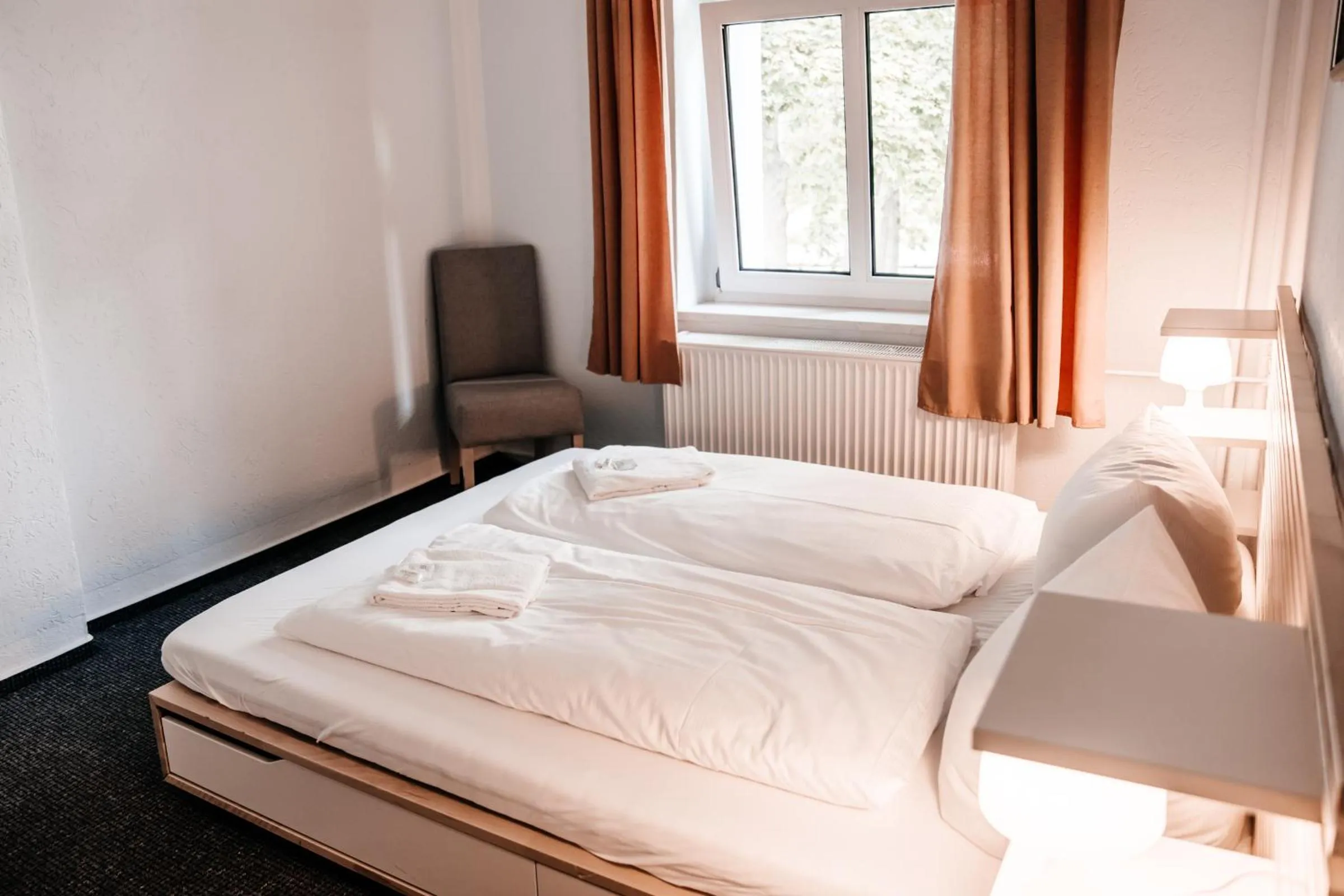 Photo of the whole room, Bed in Hotel am Fluss