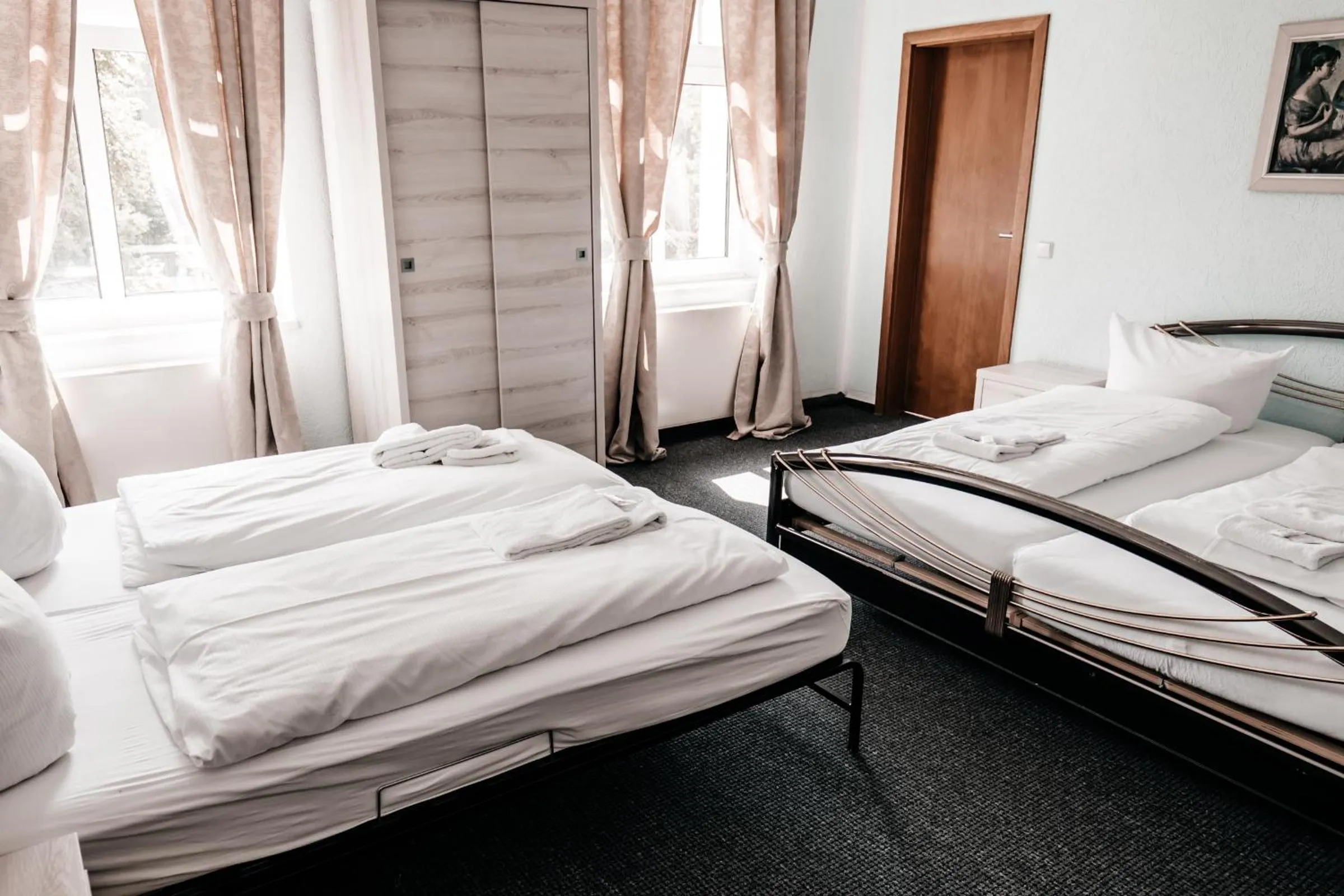 Photo of the whole room, Bed in Hotel am Fluss