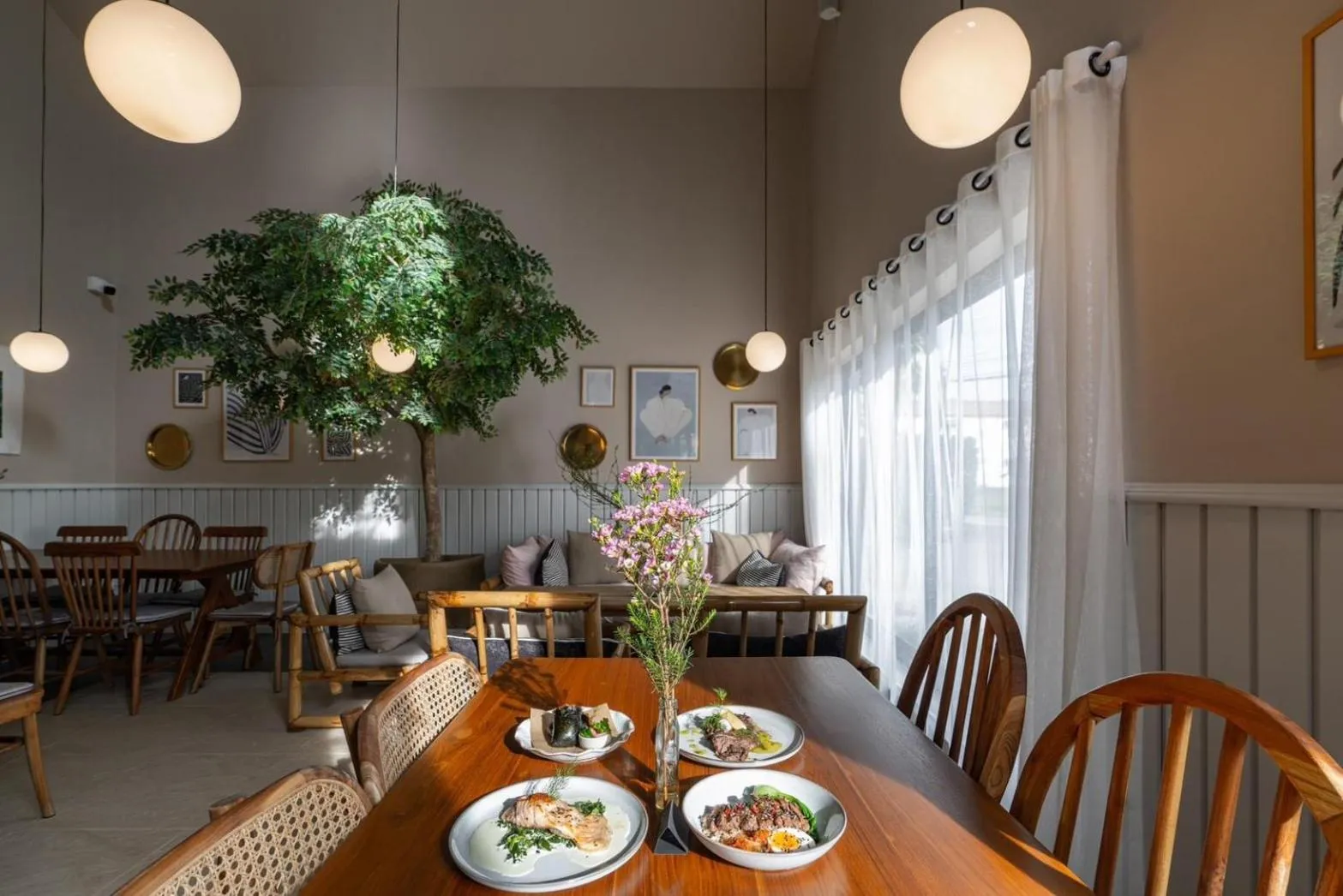 Restaurant/places to eat in Two Villas HOLIDAY - Oxygen Style Bangtao Beach, Phuket