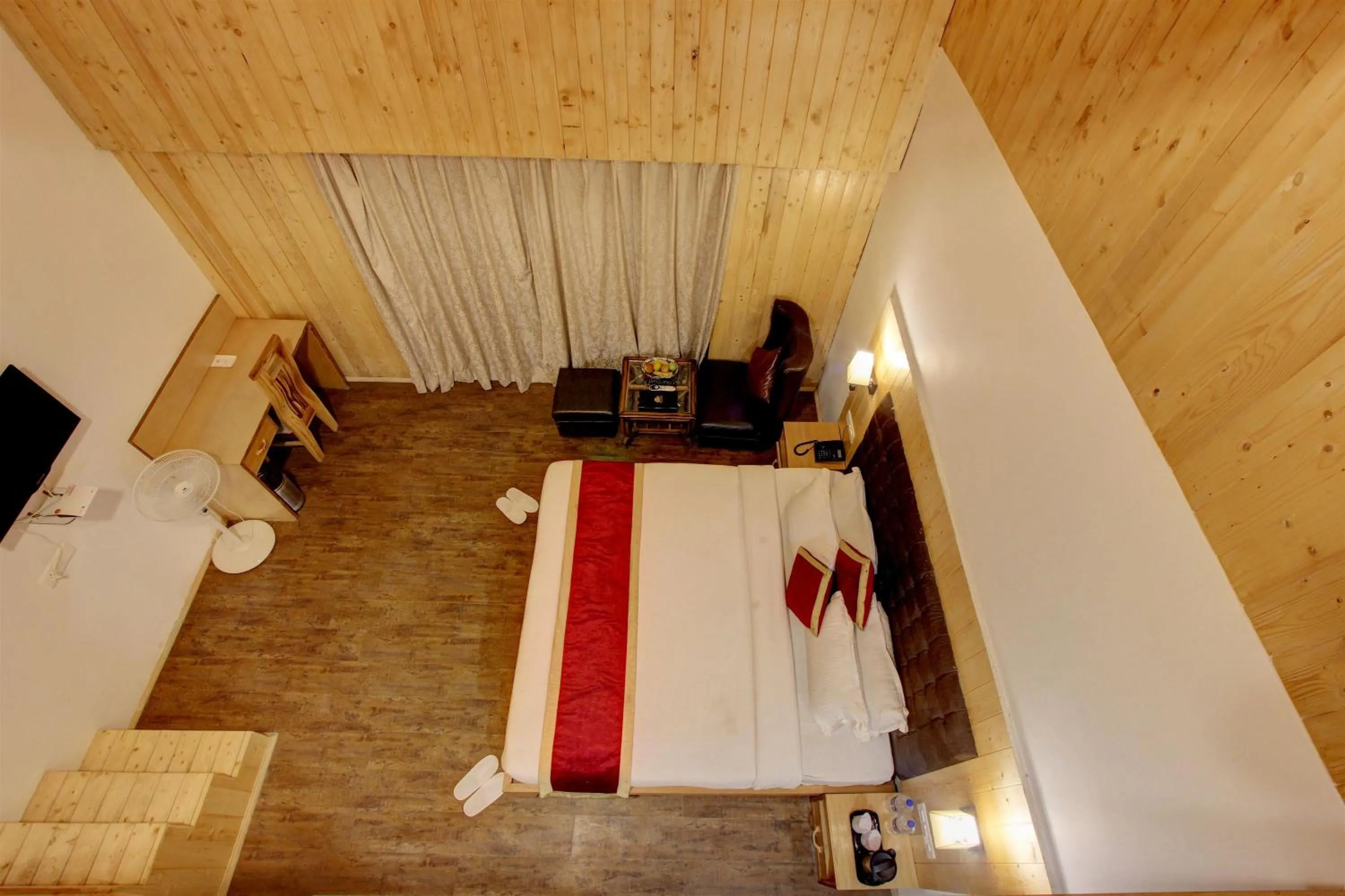 Bedroom, Bed in Hill County Resort & Spa