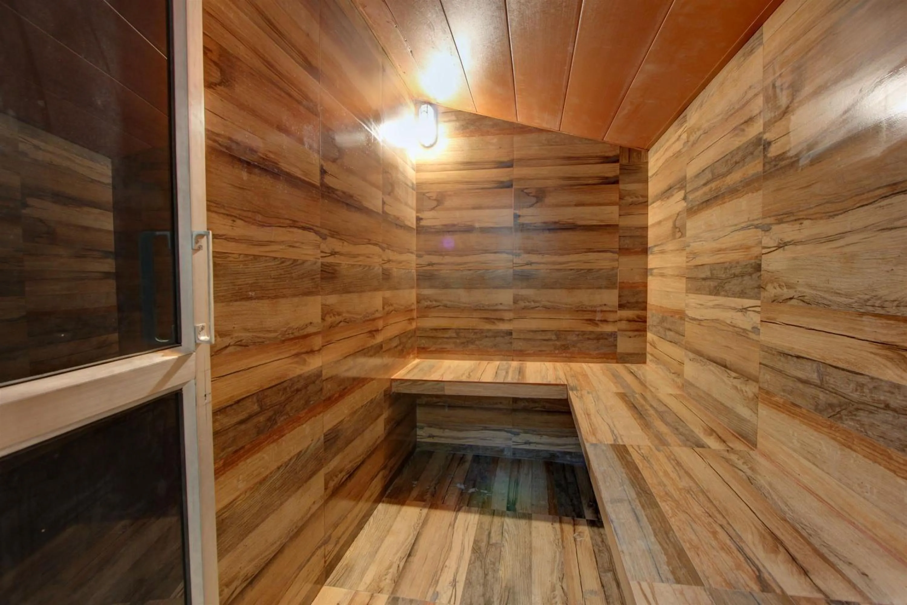 Spa and wellness centre/facilities in Hill County Resort & Spa