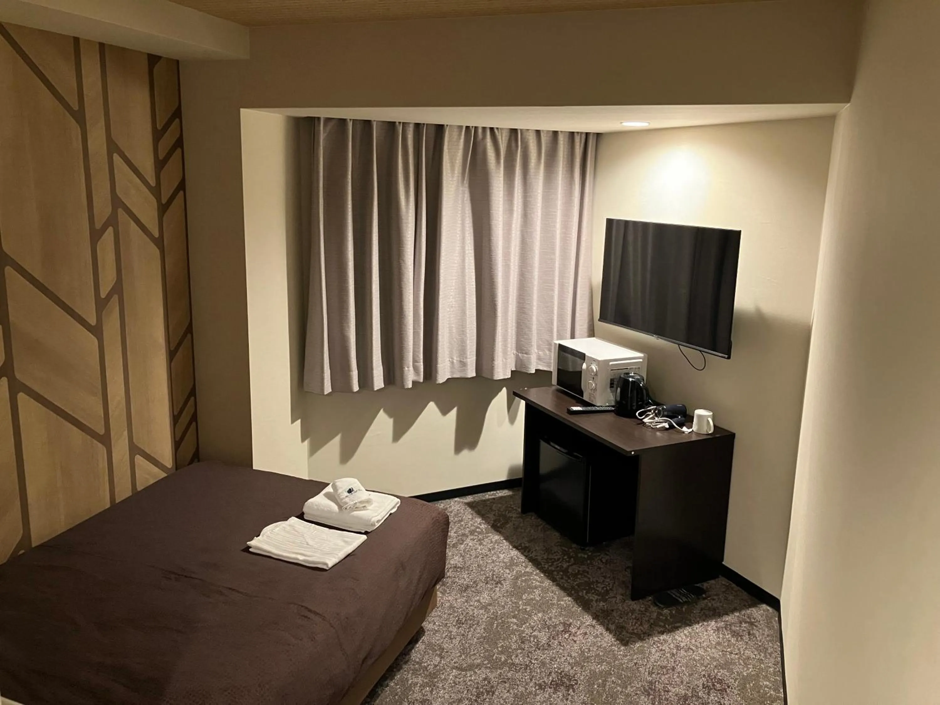 Photo of the whole room, Bed in HOTEL LiVEMAX BUDGET Amagasaki