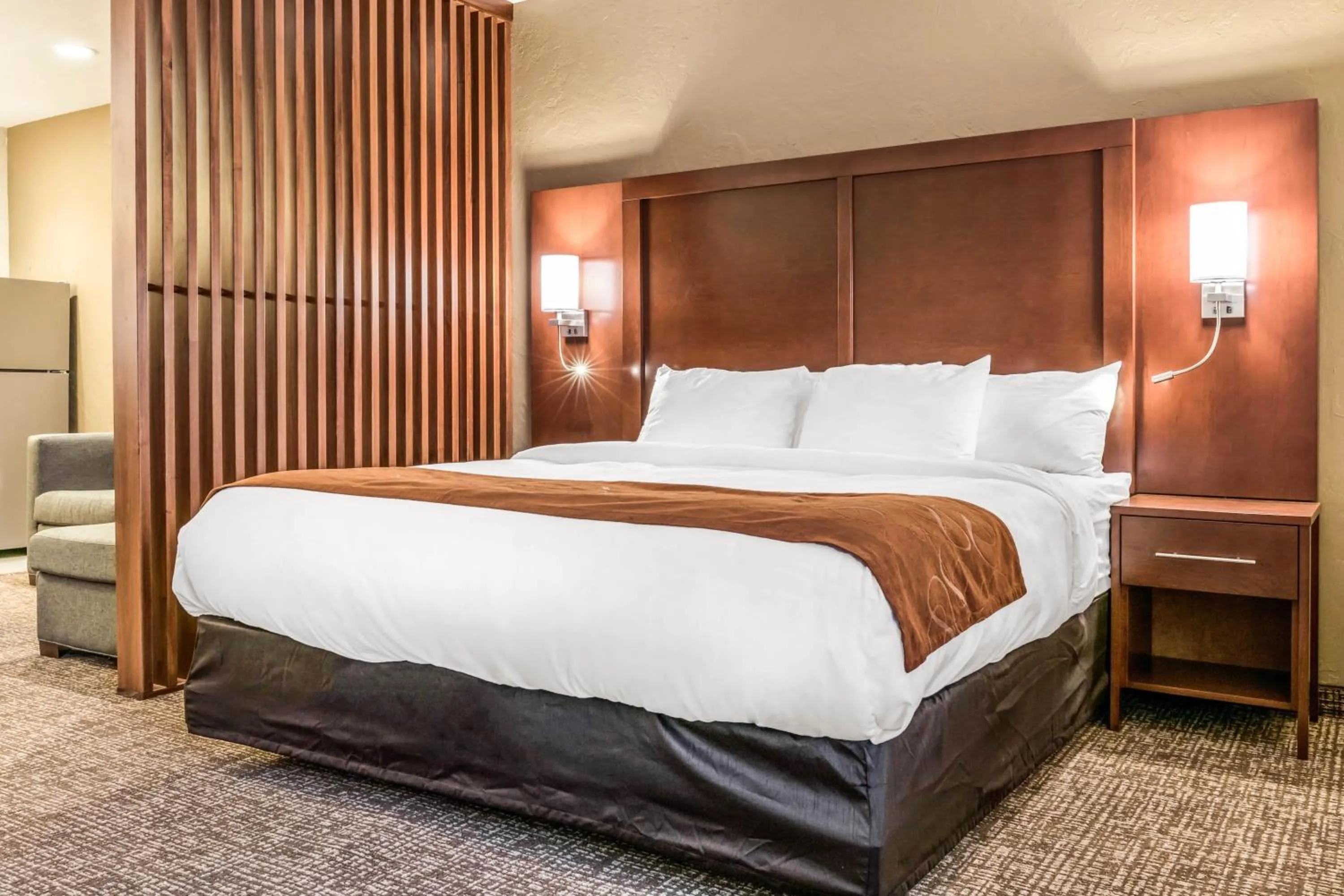 Bed in Comfort Suites Florence - Cincinnati South