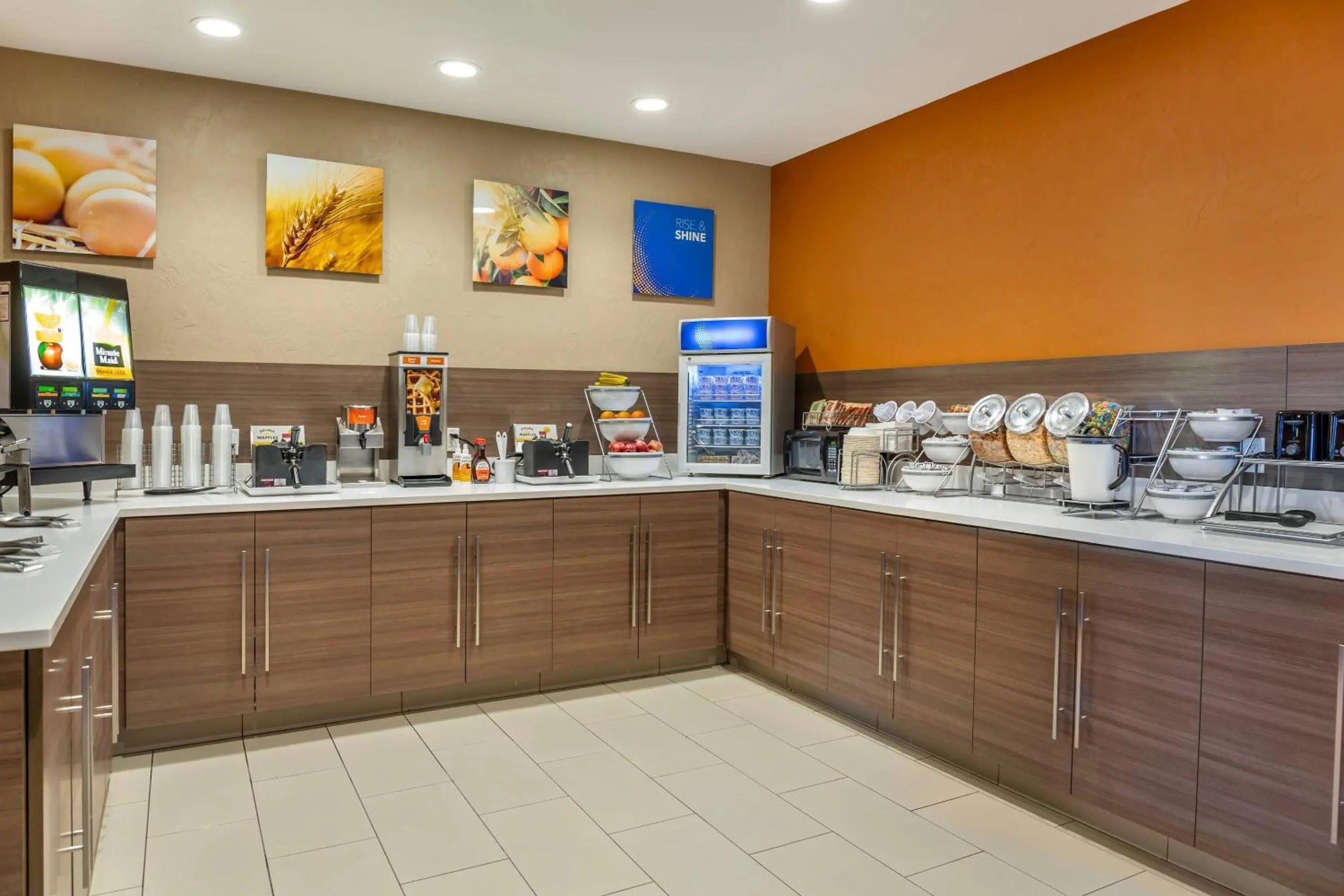 Breakfast in Comfort Suites Florence - Cincinnati South