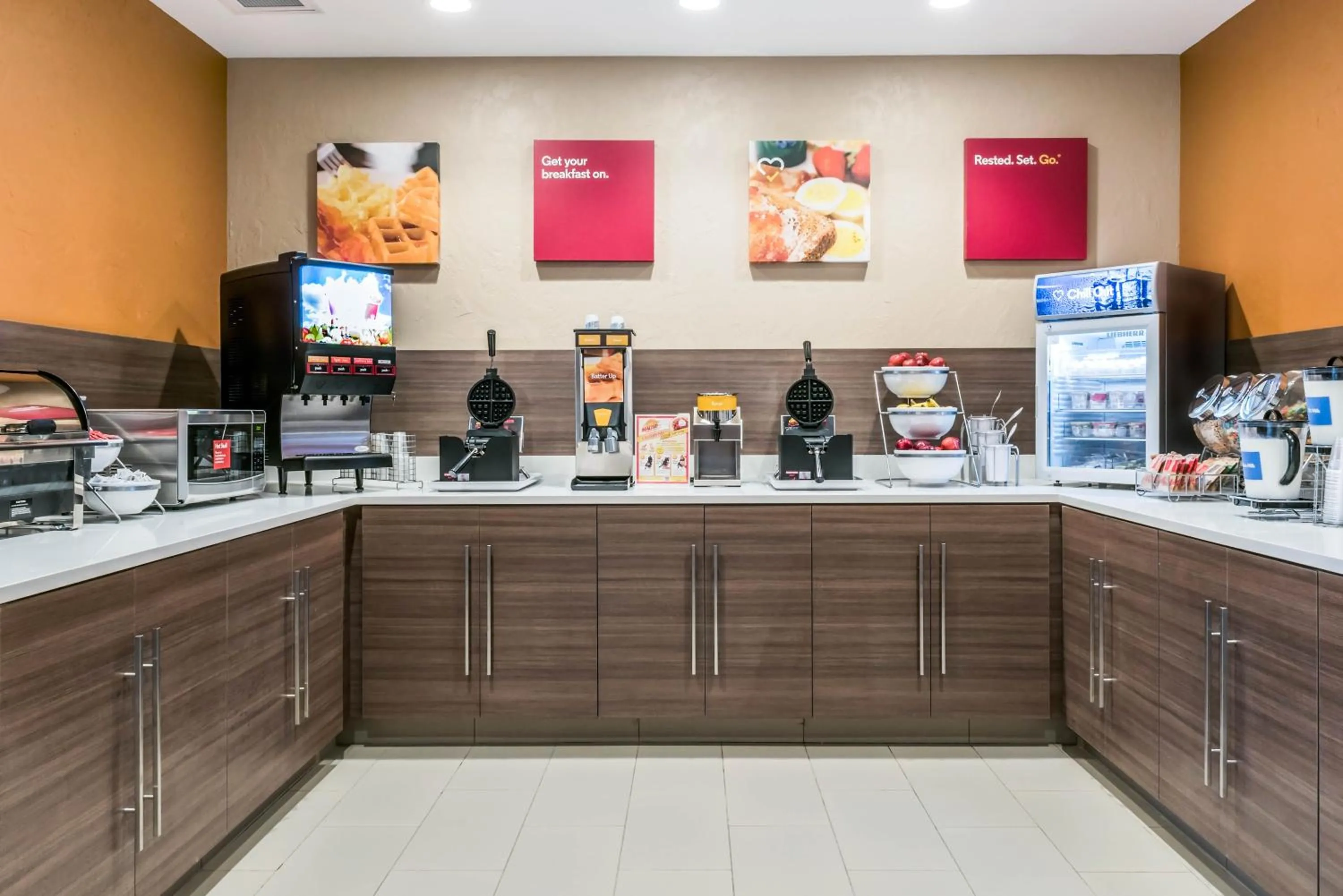 Buffet breakfast in Comfort Suites Florence - Cincinnati South