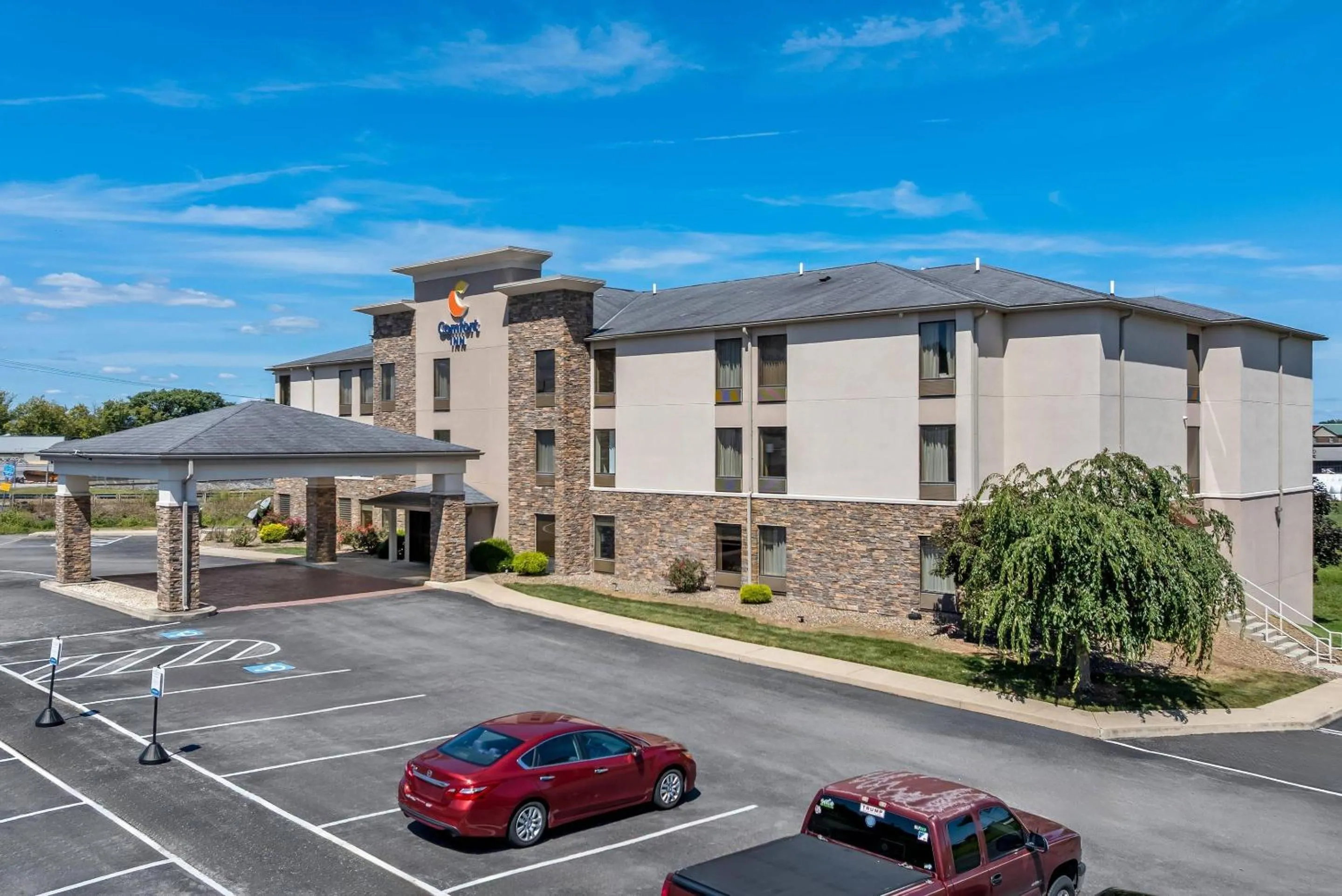 Property building in Comfort Inn Chambersburg North