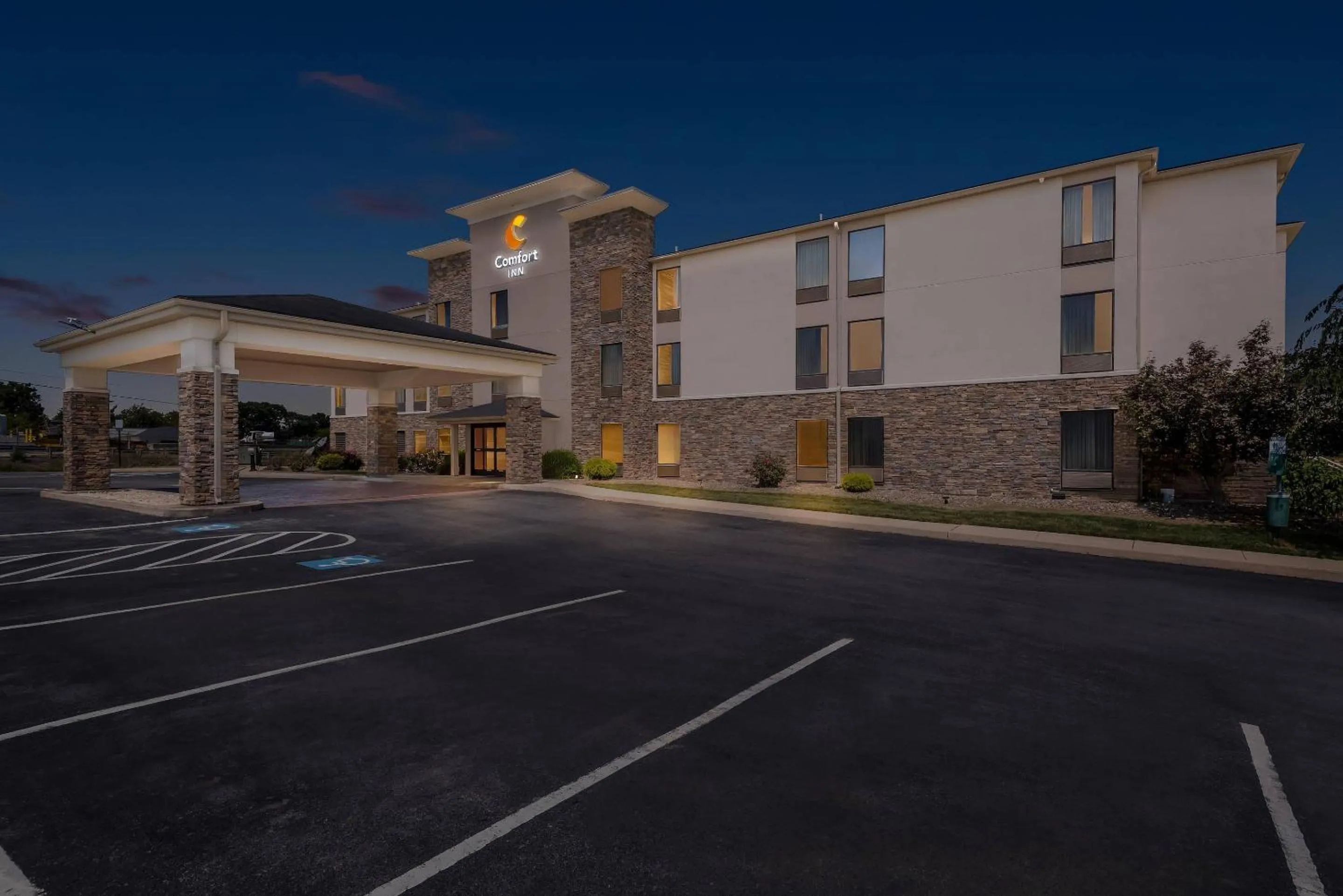 Property building in Comfort Inn Chambersburg North