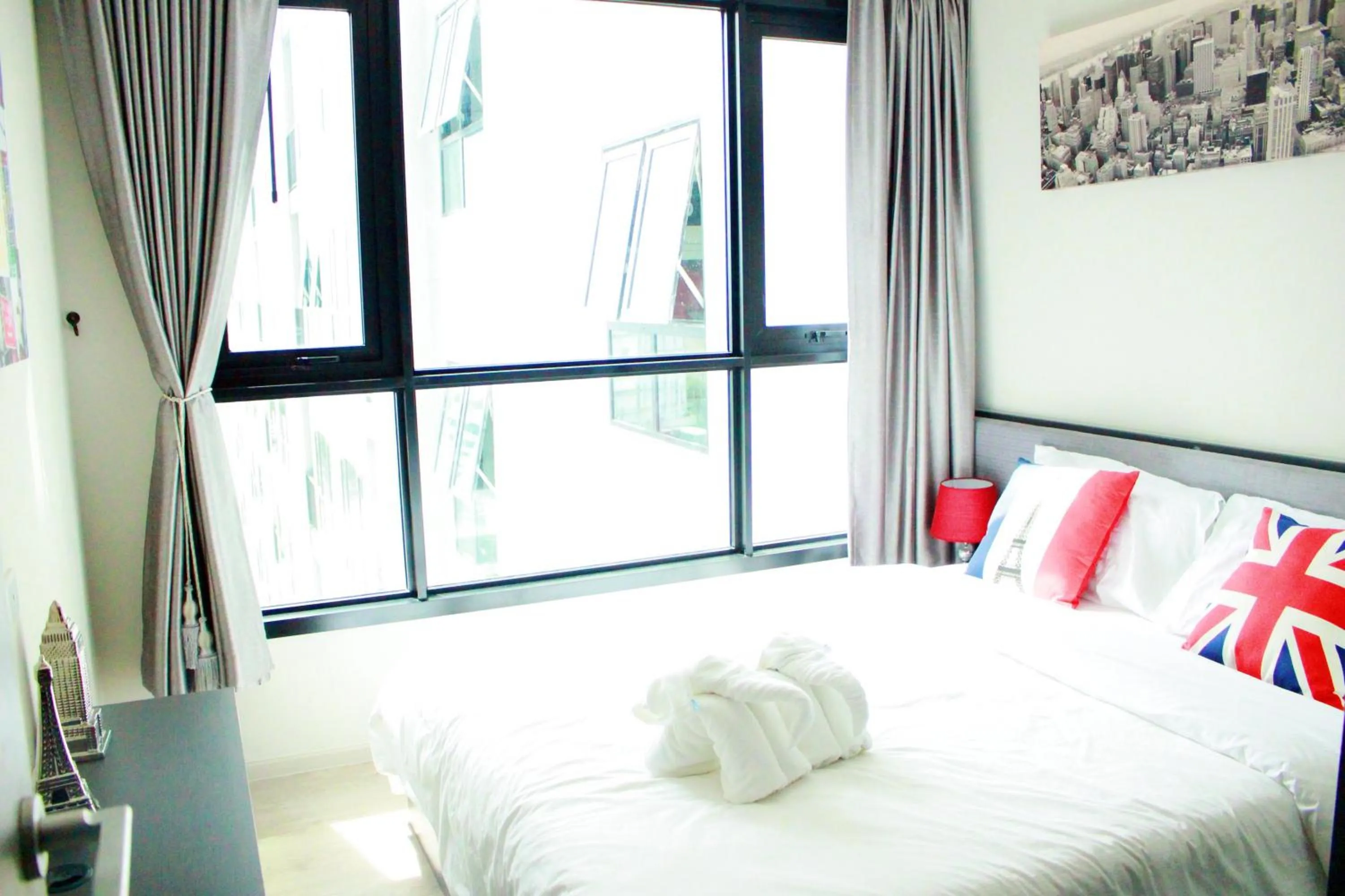 bunk bed, Bed in LLX Apartments at The Base condo