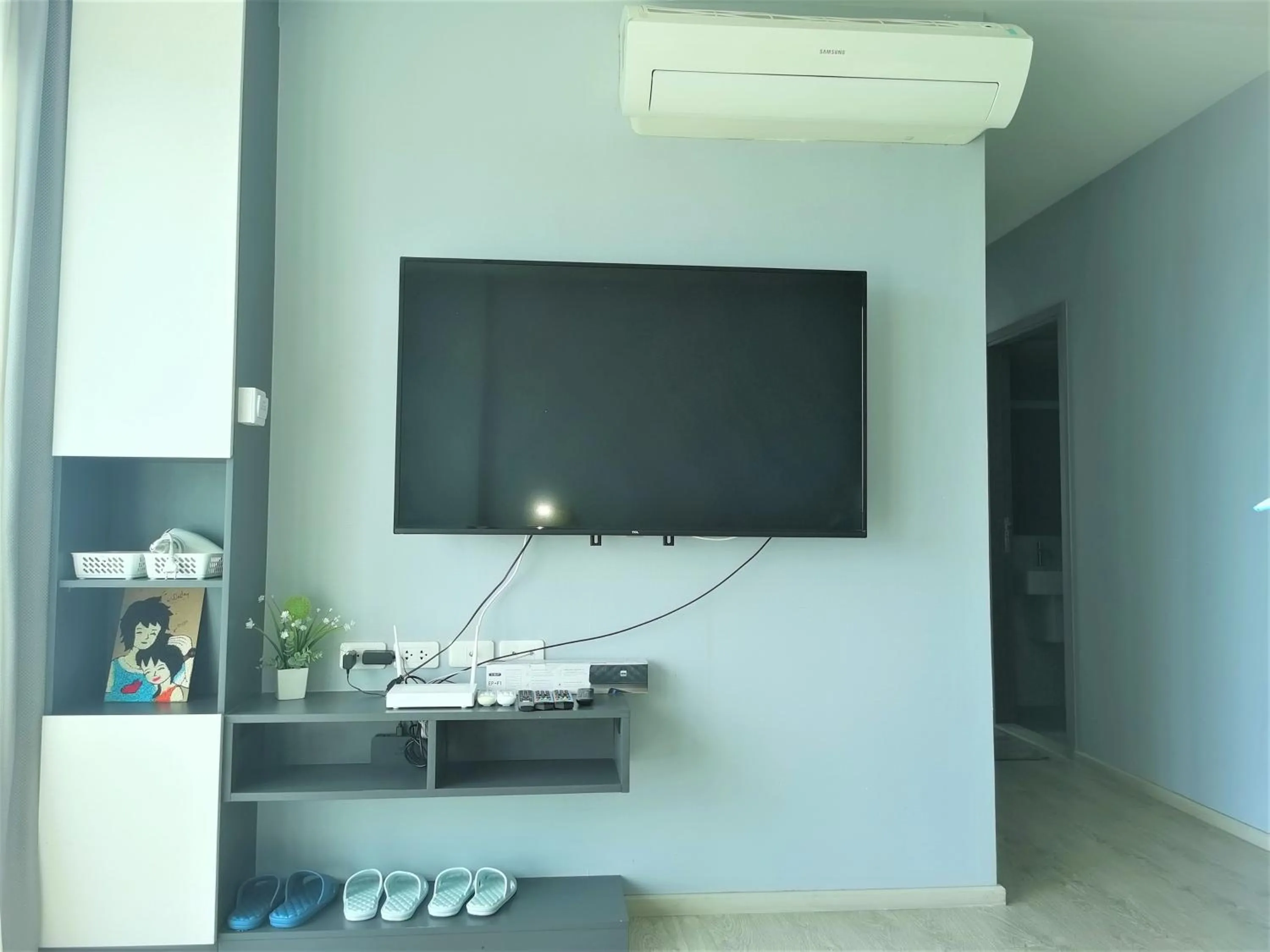 TV and multimedia in LLX Apartments at The Base condo