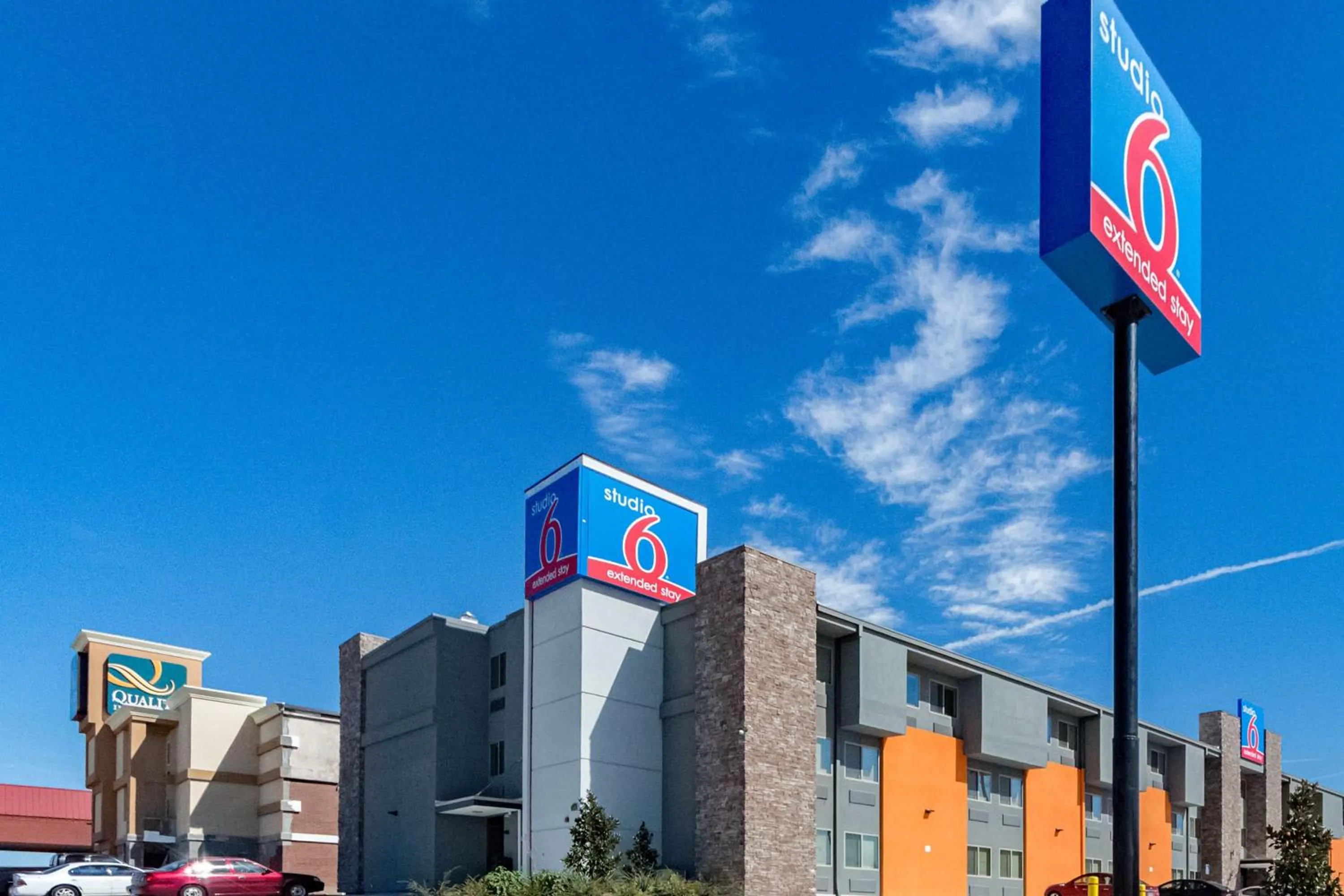 Property building in Studio 6-Plano, TX